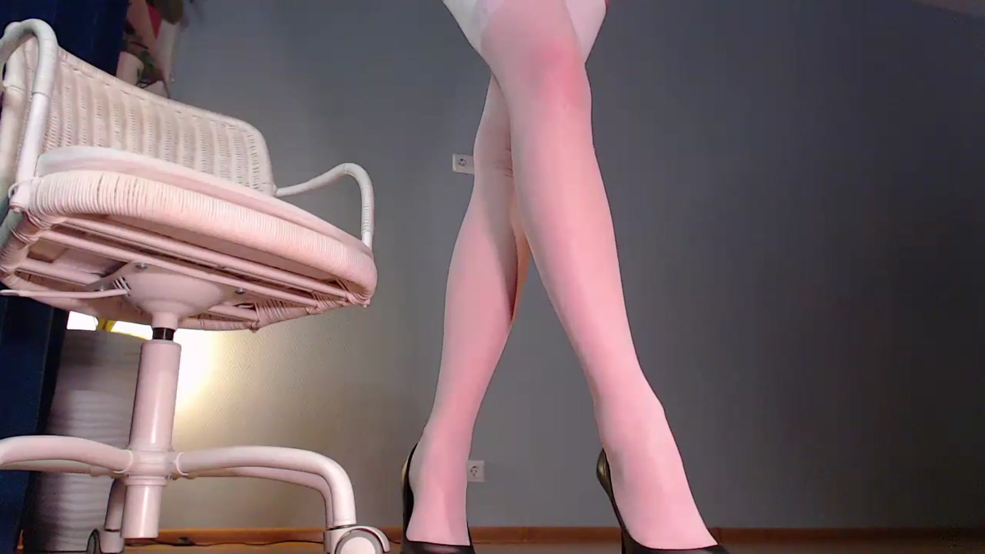 Gallery image thumbnail from LegsKate's myfreecams stream on, 11/12/2024, 20:49 image 12 of 20