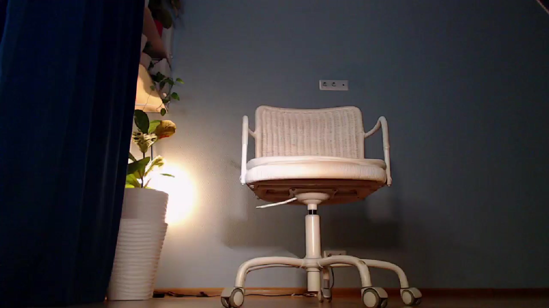 Gallery image thumbnail from LegsKate's myfreecams stream on, 12/05/2024, 16:48 image 8 of 20
