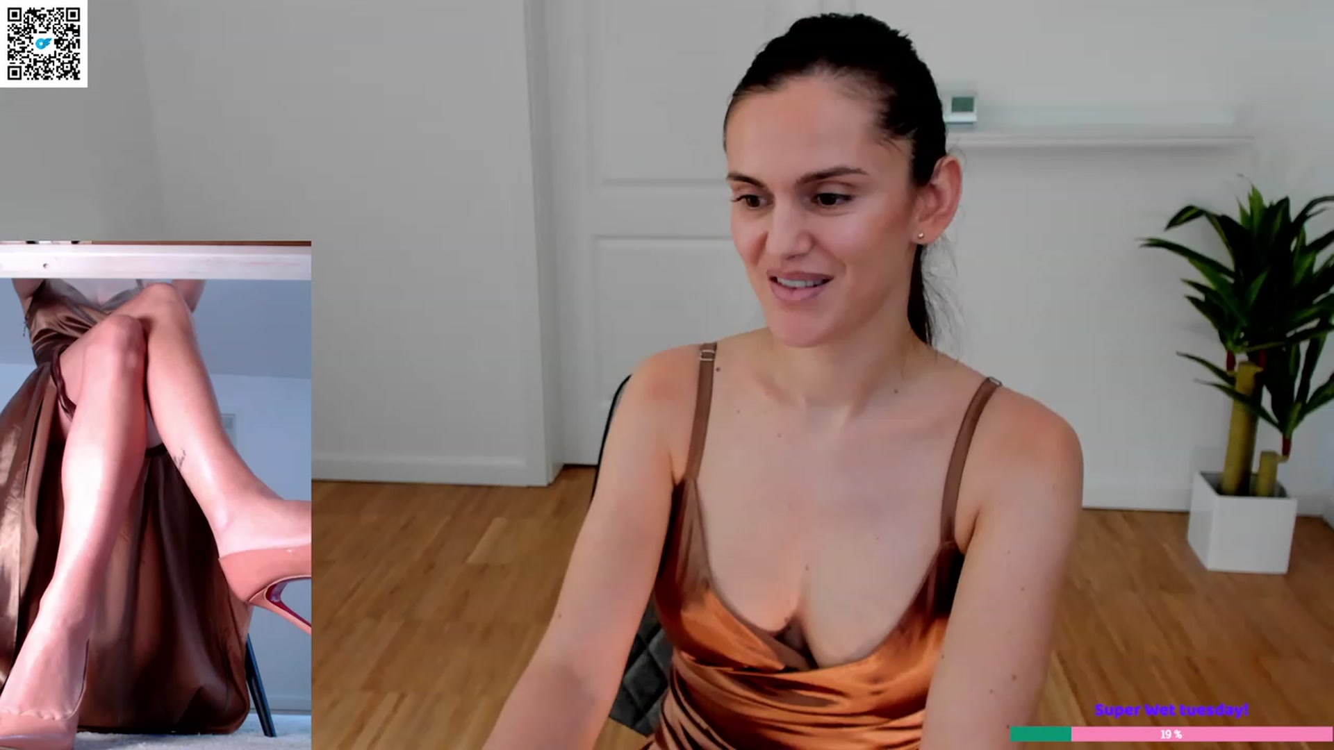 Gallery image thumbnail from LegswAttitude's myfreecams stream on, 04/18/2023, 10:13 image 10 of 20
