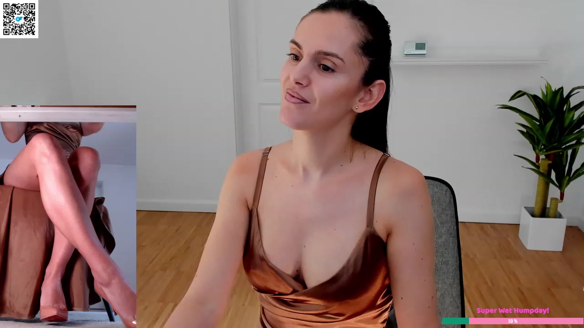 Gallery image thumbnail from LegswAttitude's myfreecams stream on, 04/18/2023, 10:13 image 2 of 20