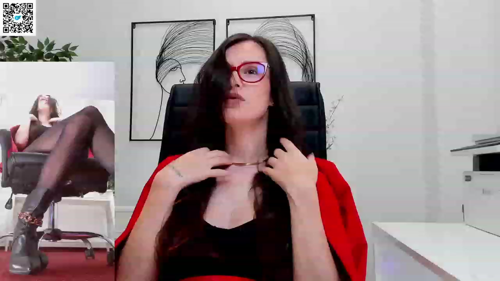Gallery image thumbnail from LegswAttitude's myfreecams stream on, 04/19/2023, 10:36 image 5 of 20