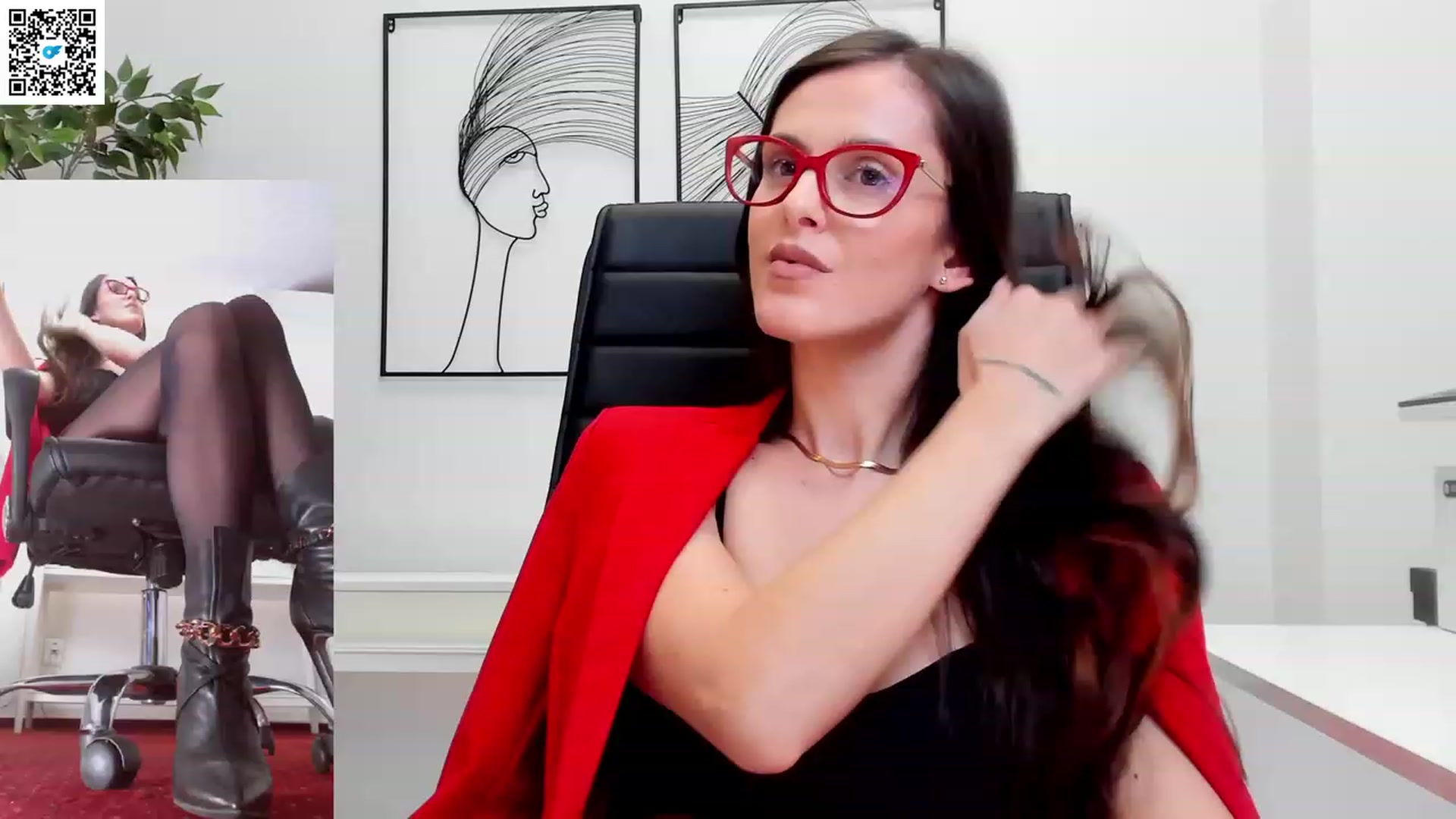 Gallery image thumbnail from LegswAttitude's myfreecams stream on, 04/19/2023, 10:36 image 7 of 20