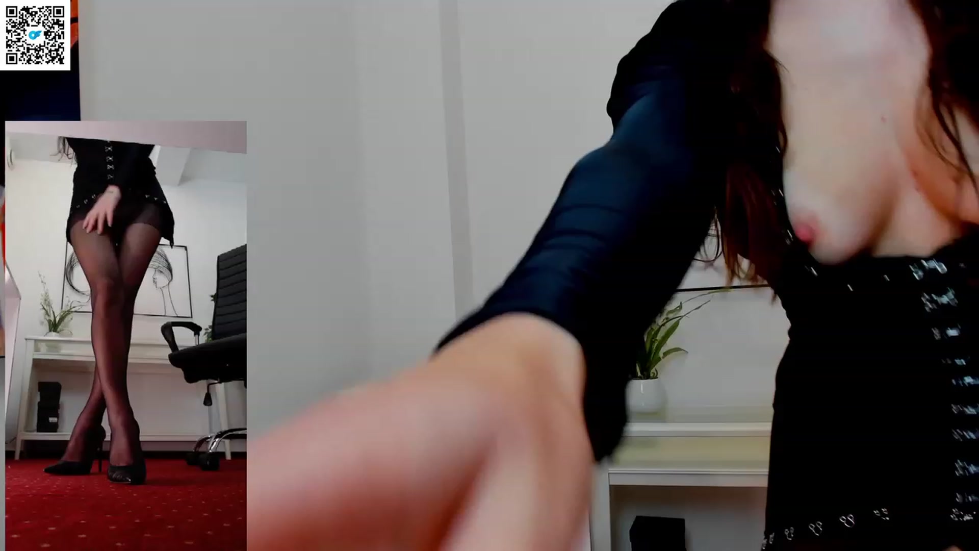 Gallery image thumbnail from LegswAttitude's myfreecams stream on, 04/21/2023, 12:30 image 7 of 20