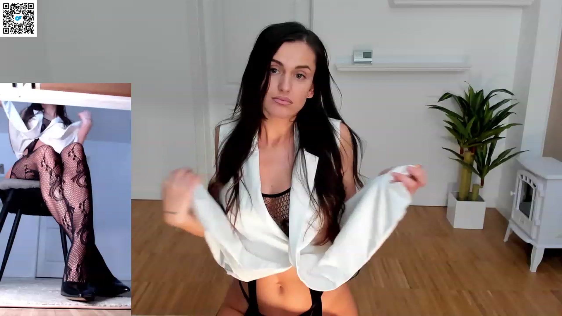 Gallery image thumbnail from LegswAttitude's myfreecams stream on, 04/30/2023, 18:18 image 18 of 20