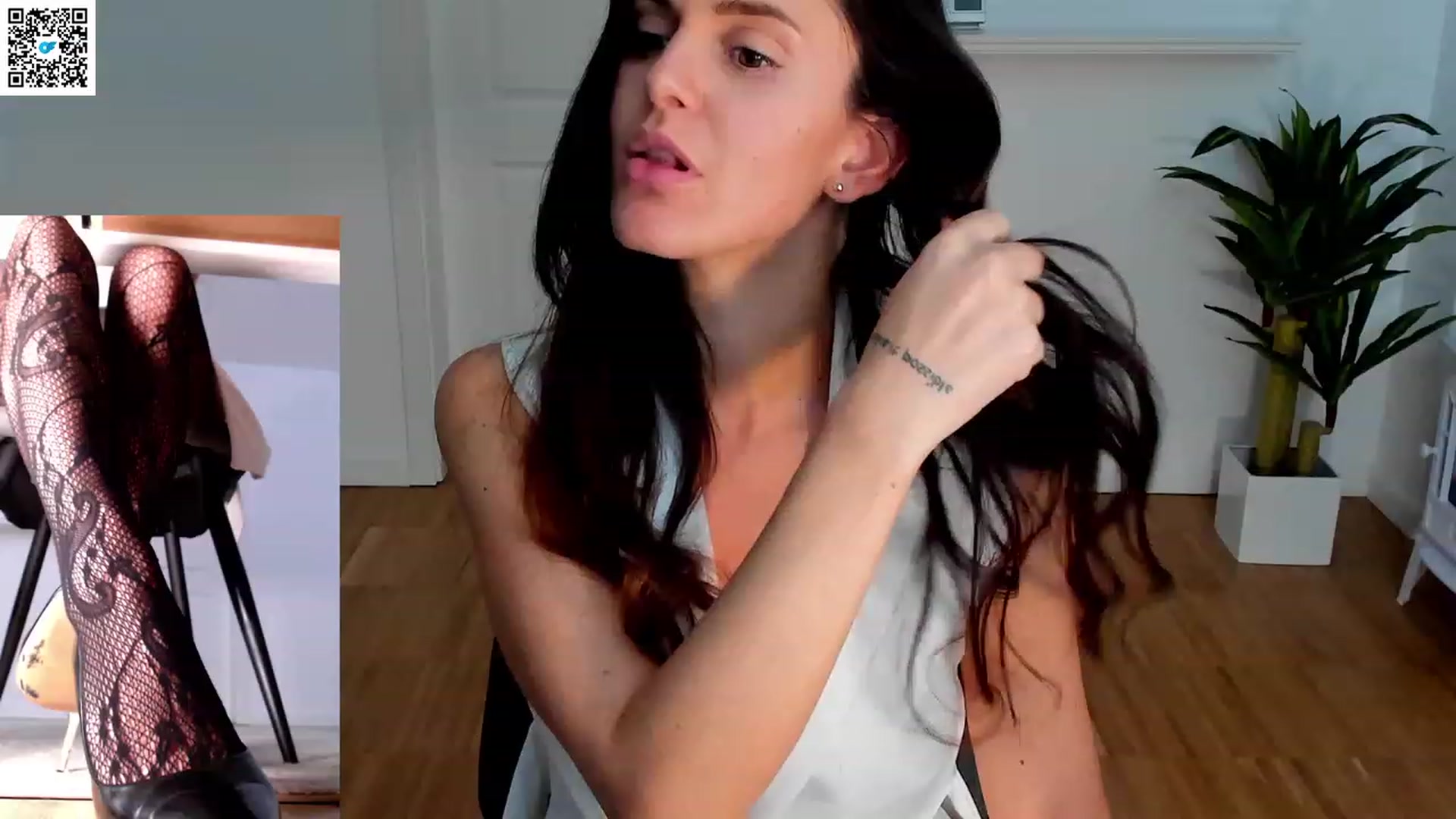 Gallery image thumbnail from LegswAttitude's myfreecams stream on, 04/30/2023, 20:48 image 10 of 20