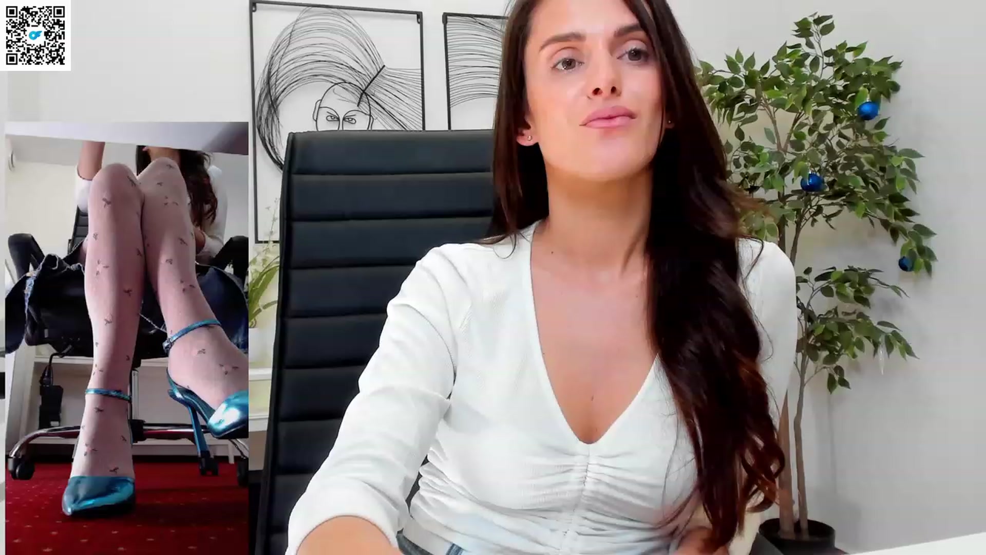 Gallery image thumbnail from LegswAttitude's myfreecams stream on, 05/02/2023, 13:25 image 1 of 20