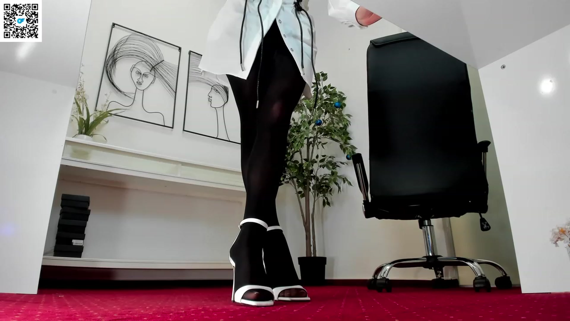 Gallery image thumbnail from LegswAttitude's myfreecams stream on, 05/10/2023, 11:56 image 13 of 20