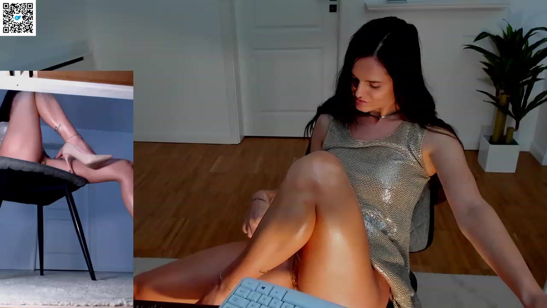 Gallery image thumbnail from LegswAttitude's myfreecams stream on, 05/13/2023, 20:58 image 12 of 20