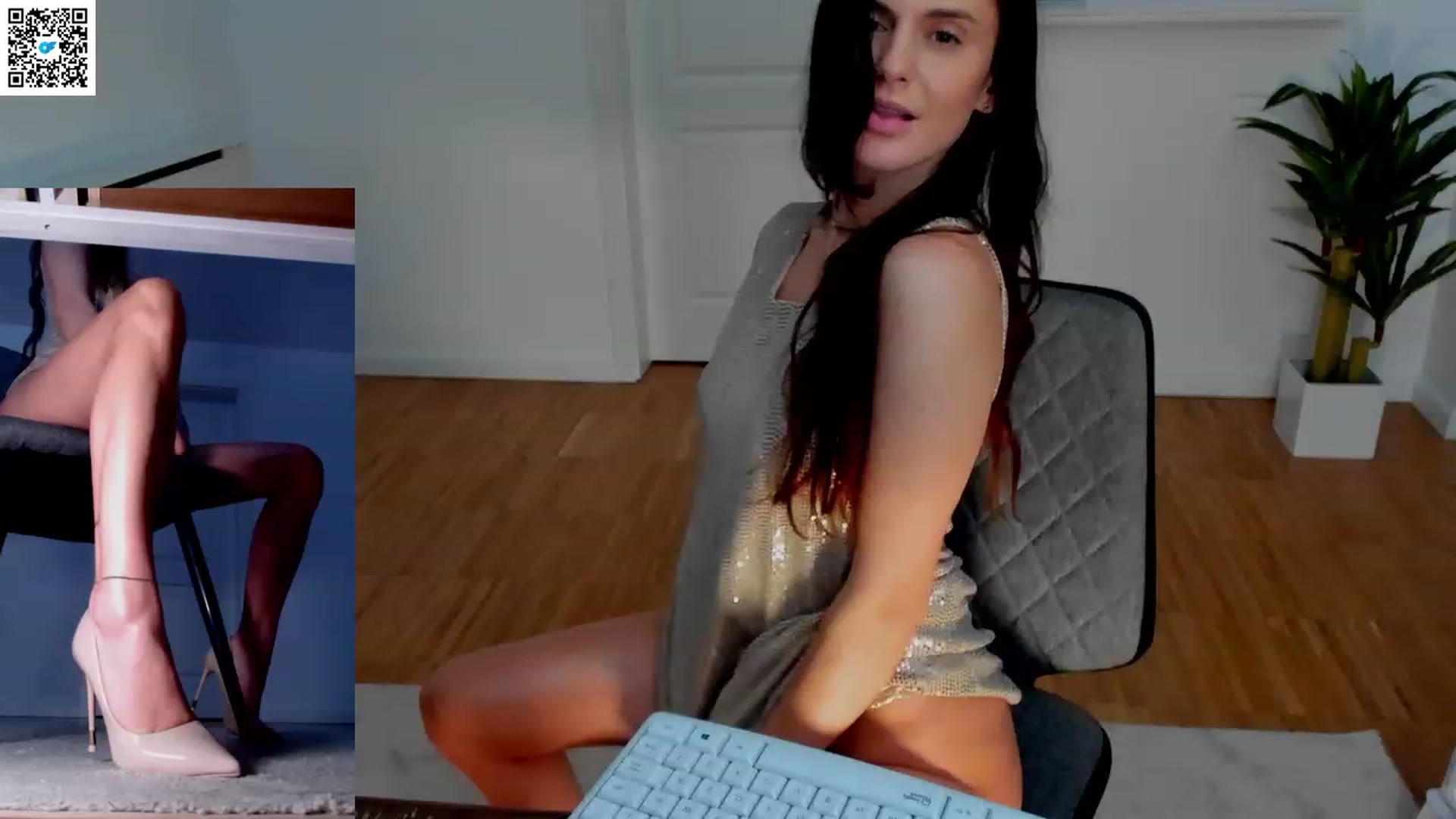 Gallery image thumbnail from LegswAttitude's myfreecams stream on, 05/13/2023, 20:58 image 13 of 20