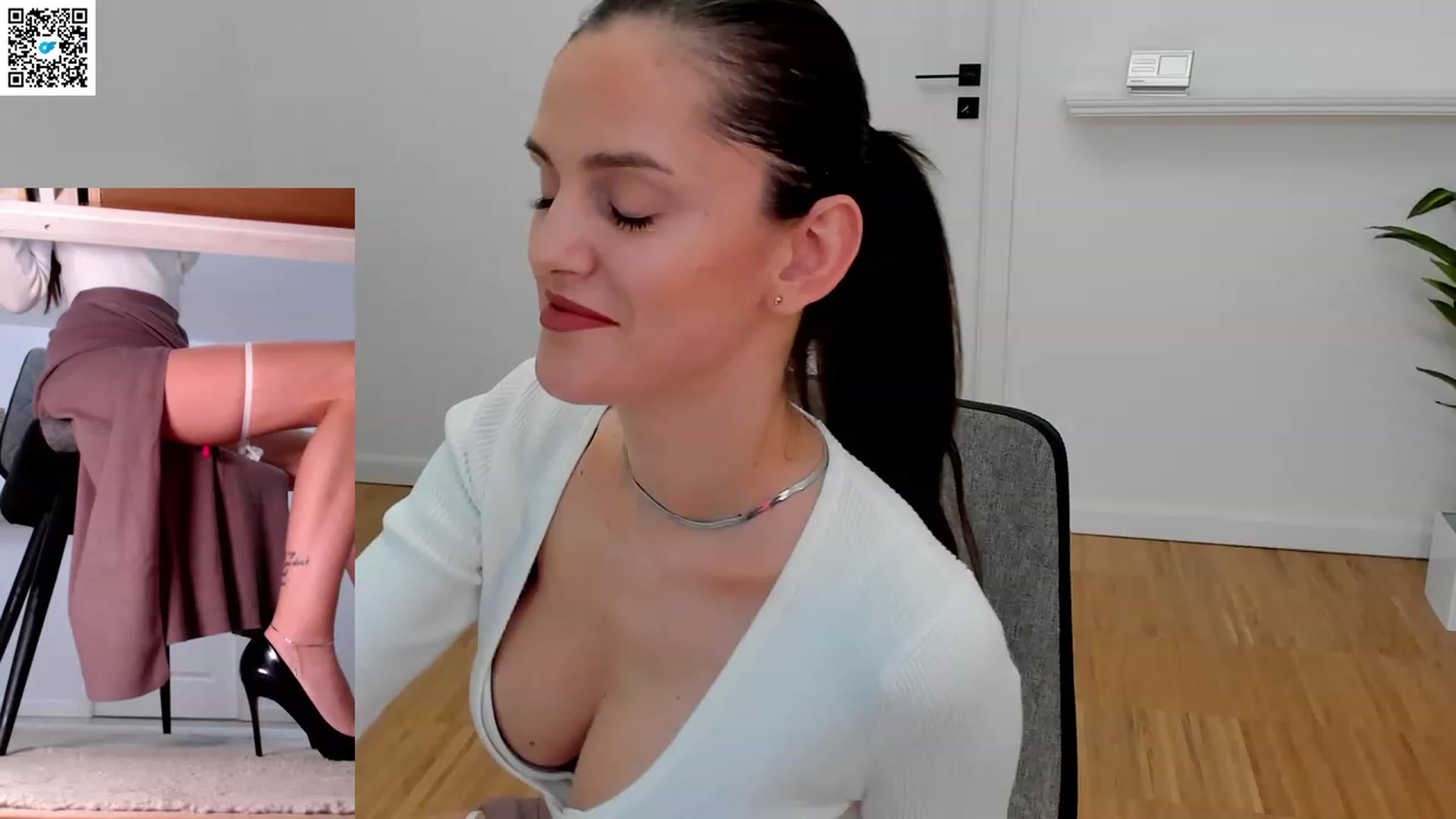 Gallery image thumbnail from LegswAttitude's myfreecams stream on, 05/16/2023, 14:00 image 1 of 20