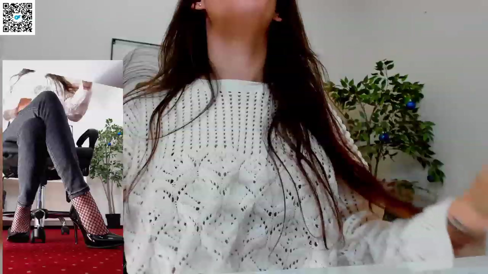 Gallery image thumbnail from LegswAttitude's myfreecams stream on, 05/19/2023, 12:19 image 15 of 20