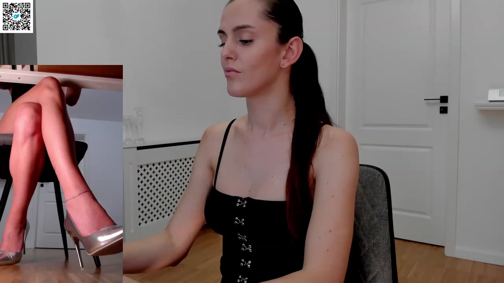 Gallery image thumbnail from LegswAttitude's myfreecams stream on, 05/21/2023, 17:52 image 12 of 20