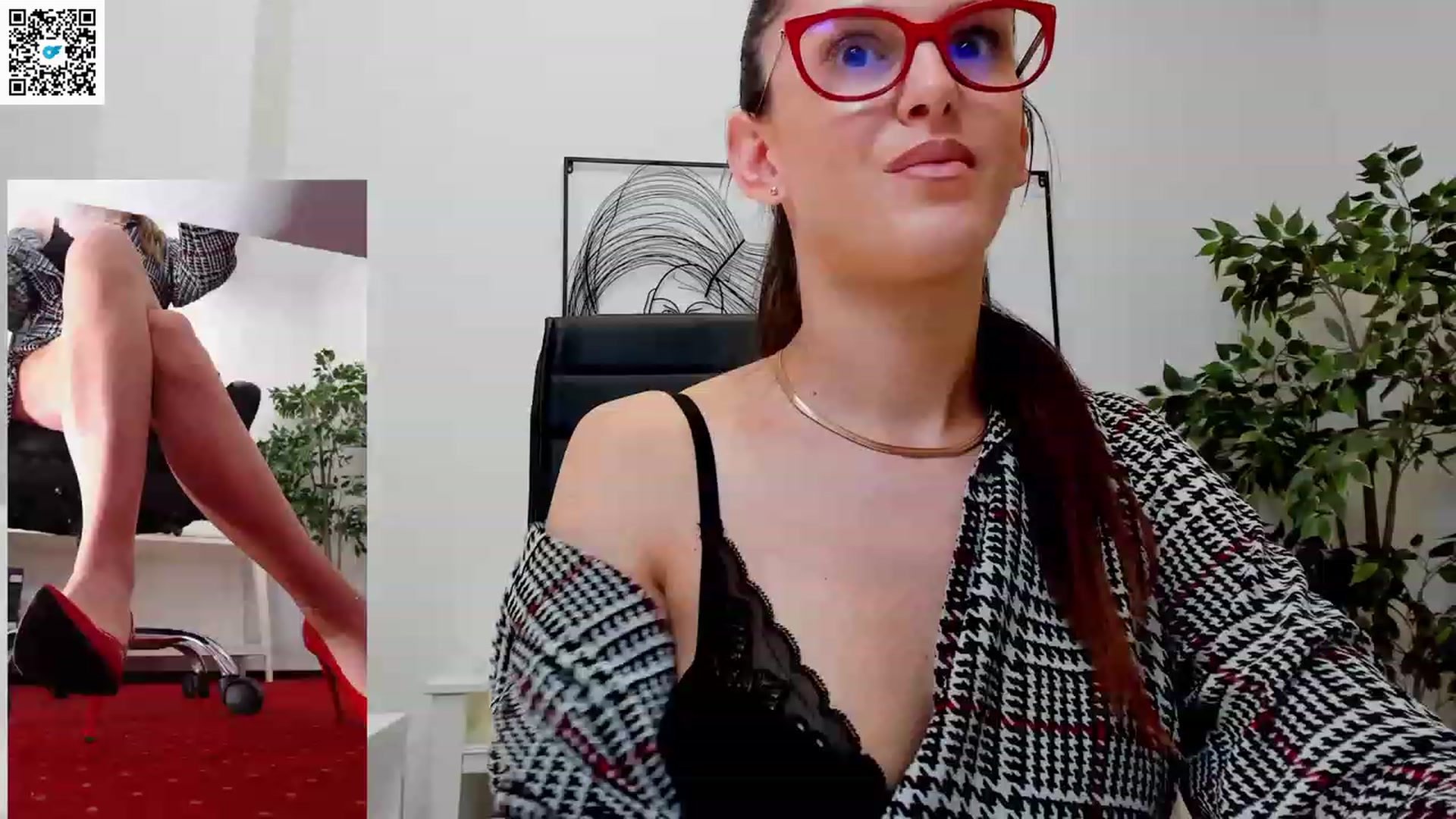 Gallery image thumbnail from LegswAttitude's myfreecams stream on, 05/29/2023, 09:55 image 2 of 20