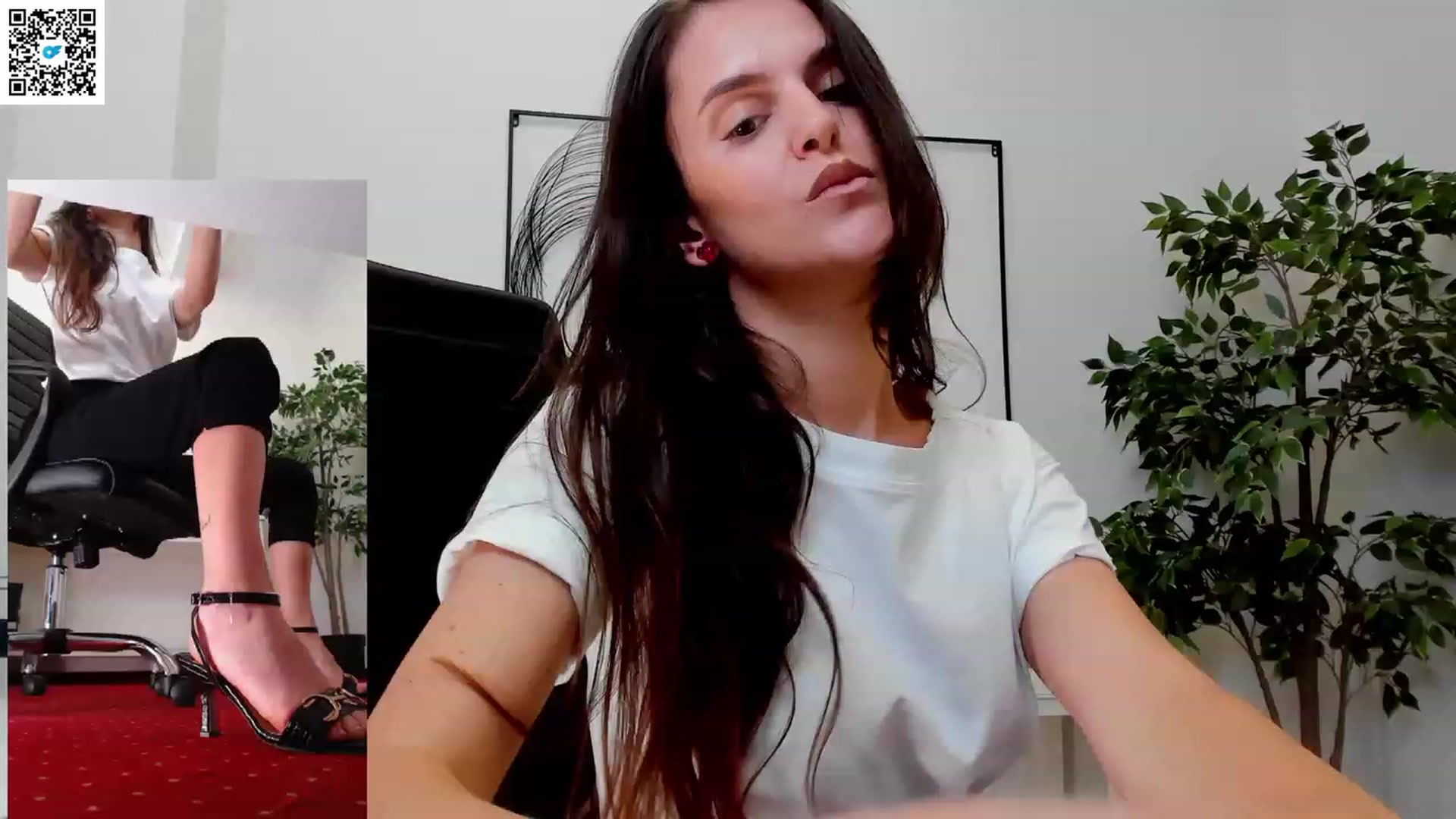 Gallery image thumbnail from LegswAttitude's myfreecams stream on, 06/09/2023, 12:56 image 6 of 20