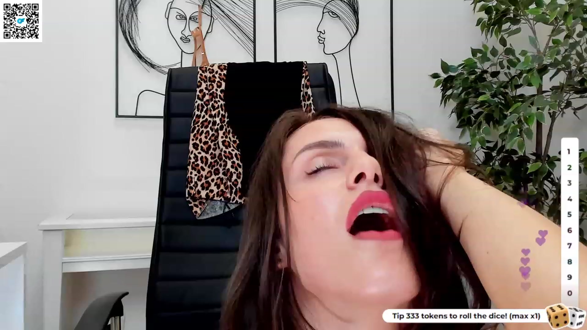 Gallery image thumbnail from LegswAttitude's myfreecams stream on, 06/26/2023, 12:26 image 11 of 20