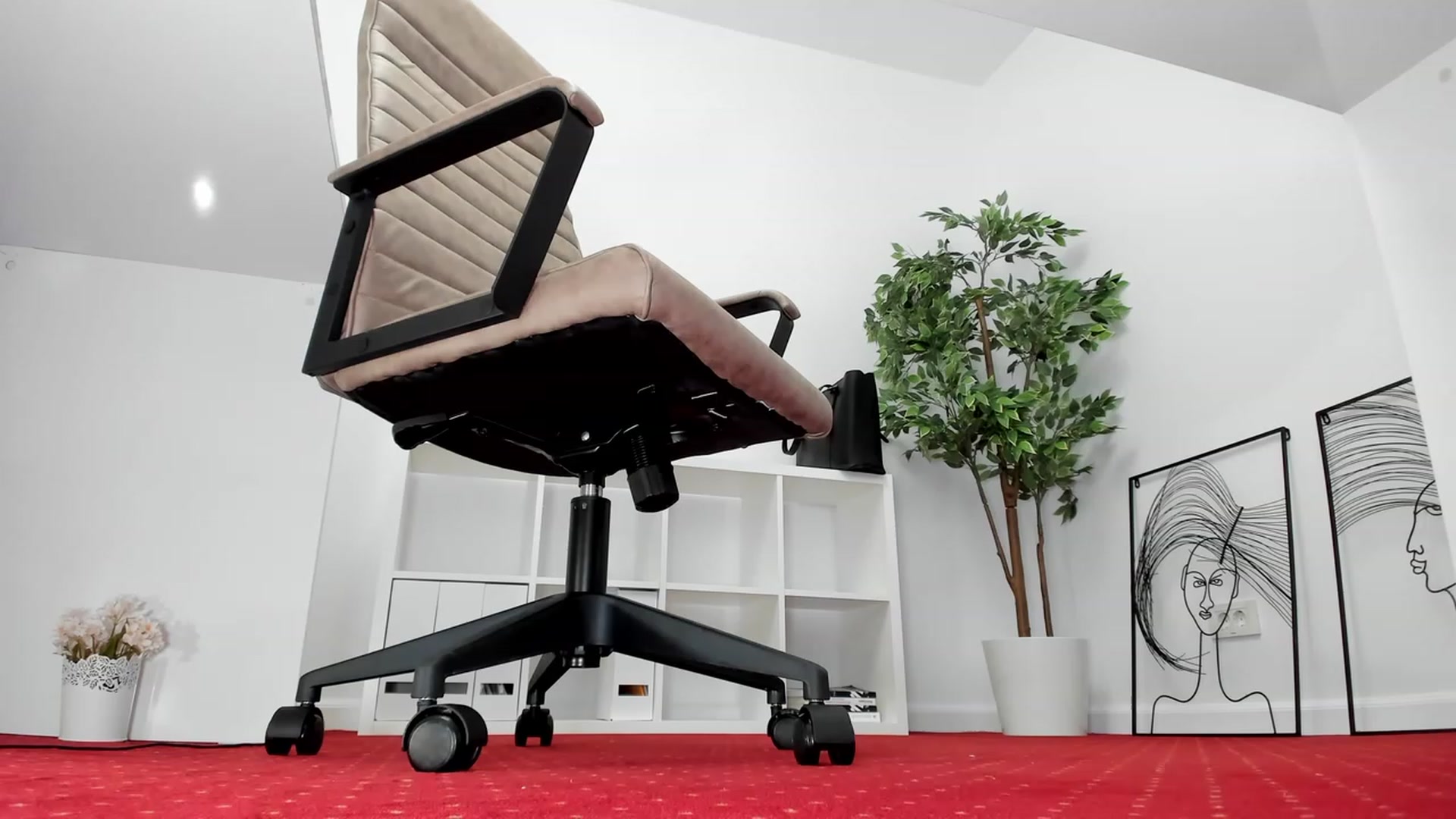 Gallery image thumbnail from LegswAttitude's myfreecams stream on, 08/09/2023, 10:31 image 2 of 20