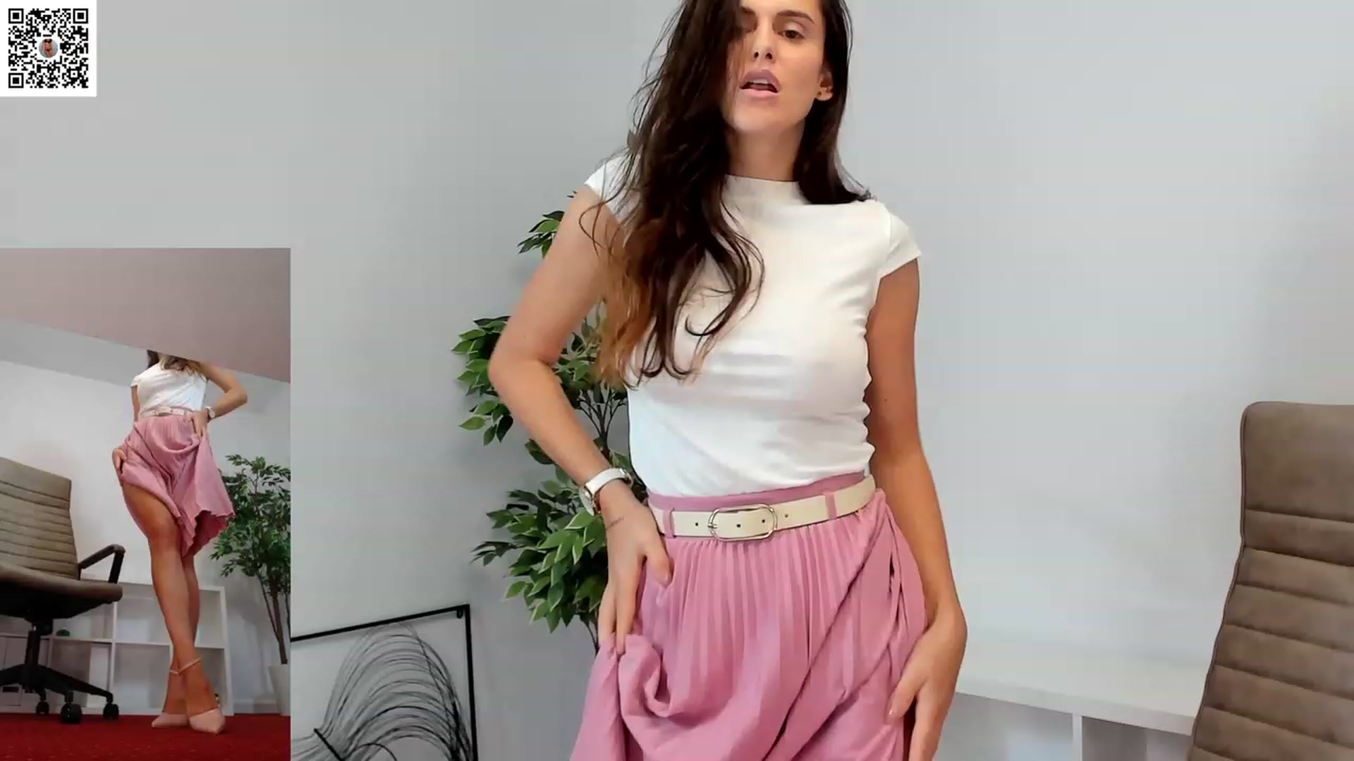 Gallery image thumbnail from LegswAttitude's myfreecams stream on, 09/15/2023, 13:09 image 16 of 20