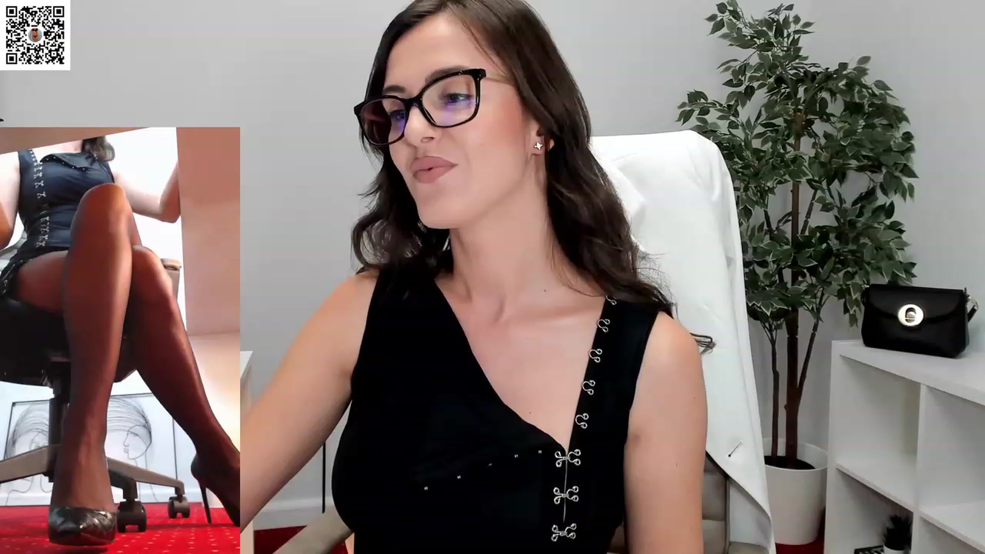 Gallery image thumbnail from LegswAttitude's myfreecams stream on, 11/22/2023, 11:43 image 1 of 20