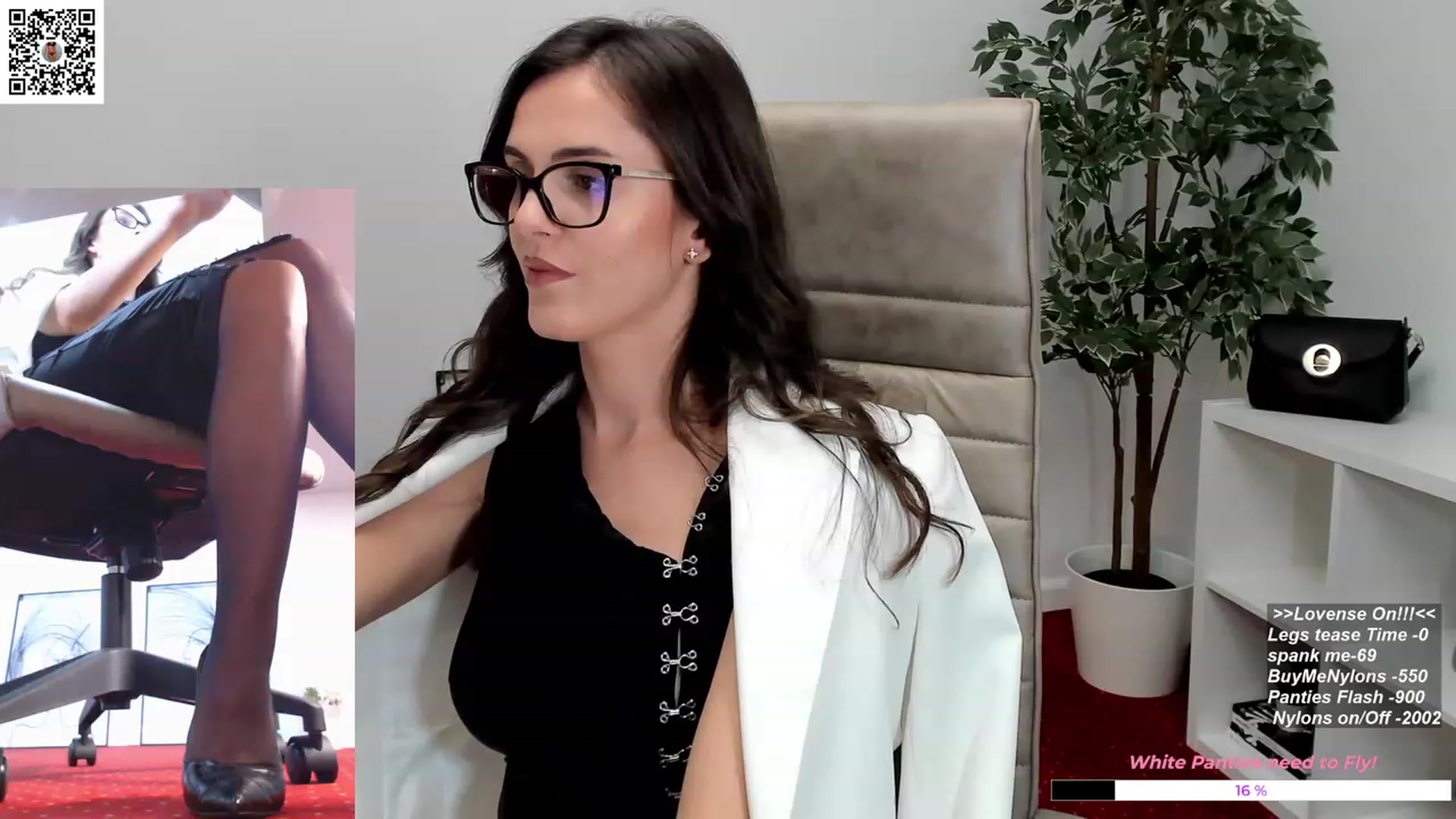 Gallery image thumbnail from LegswAttitude's myfreecams stream on, 11/22/2023, 12:20 image 14 of 20