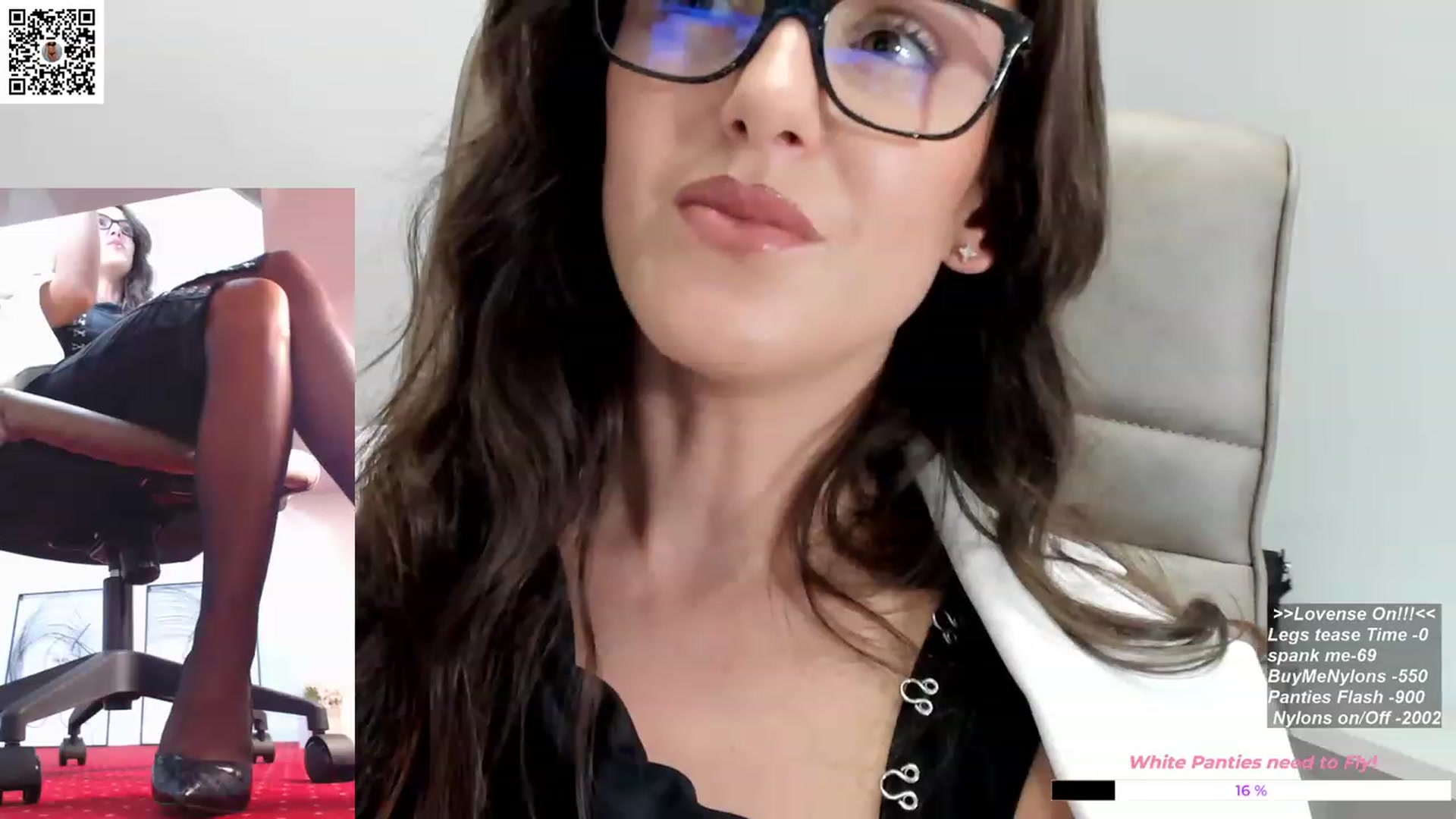 Gallery image thumbnail from LegswAttitude's myfreecams stream on, 11/22/2023, 12:20 image 18 of 20