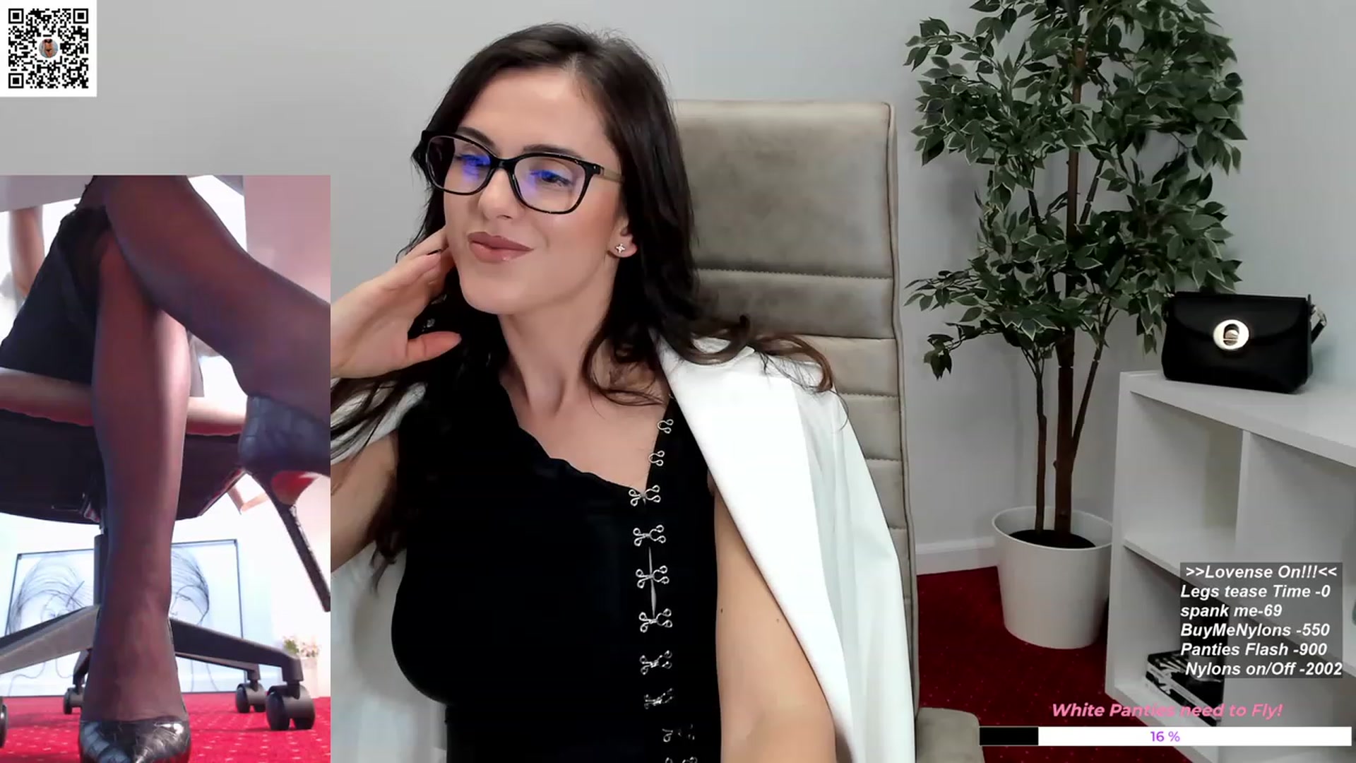 Gallery image thumbnail from LegswAttitude's myfreecams stream on, 11/22/2023, 12:20 image 16 of 20