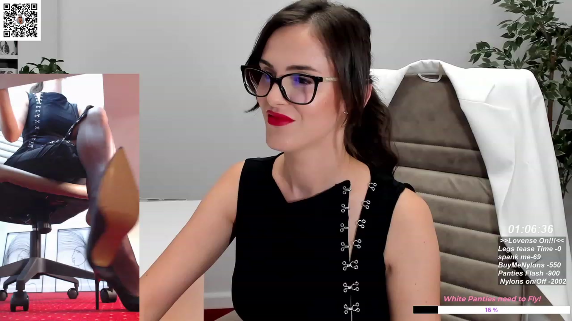 Gallery image thumbnail from LegswAttitude's myfreecams stream on, 11/22/2023, 13:22 image 10 of 20