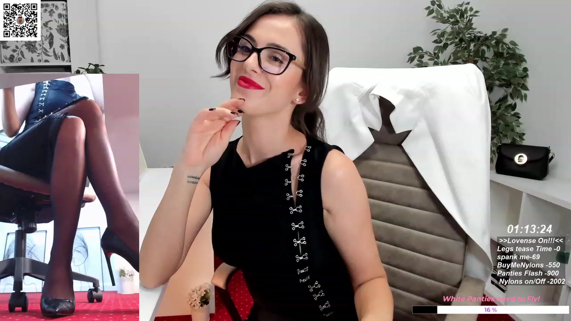 Gallery image thumbnail from LegswAttitude's myfreecams stream on, 11/22/2023, 13:22 image 6 of 20