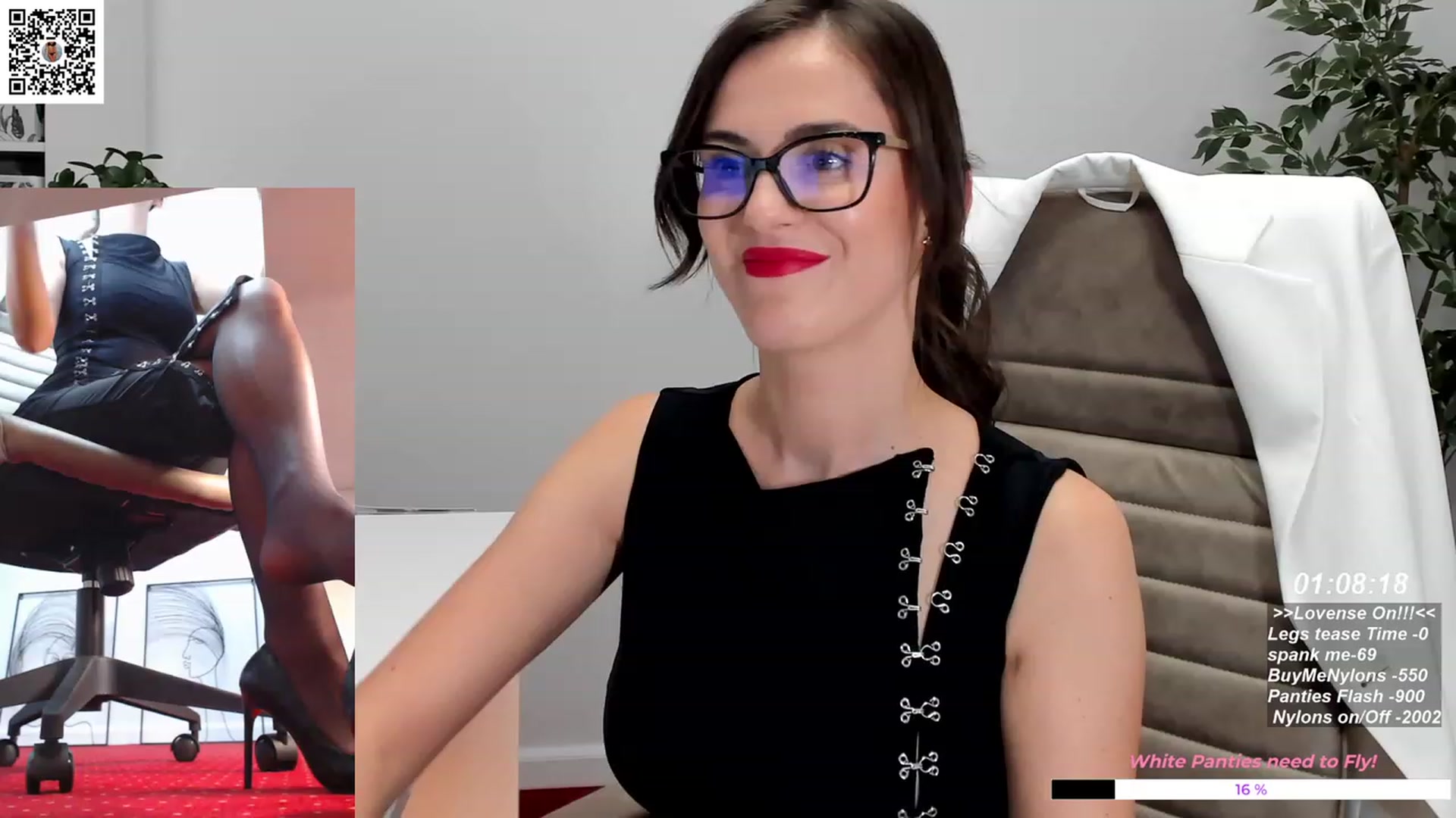 Gallery image thumbnail from LegswAttitude's myfreecams stream on, 11/22/2023, 13:22 image 9 of 20