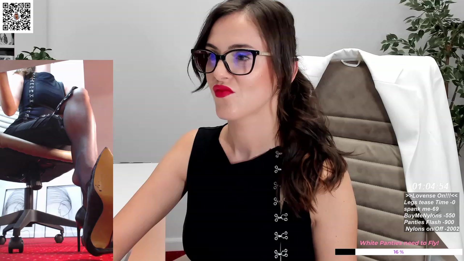 Gallery image thumbnail from LegswAttitude's myfreecams stream on, 11/22/2023, 13:22 image 11 of 20
