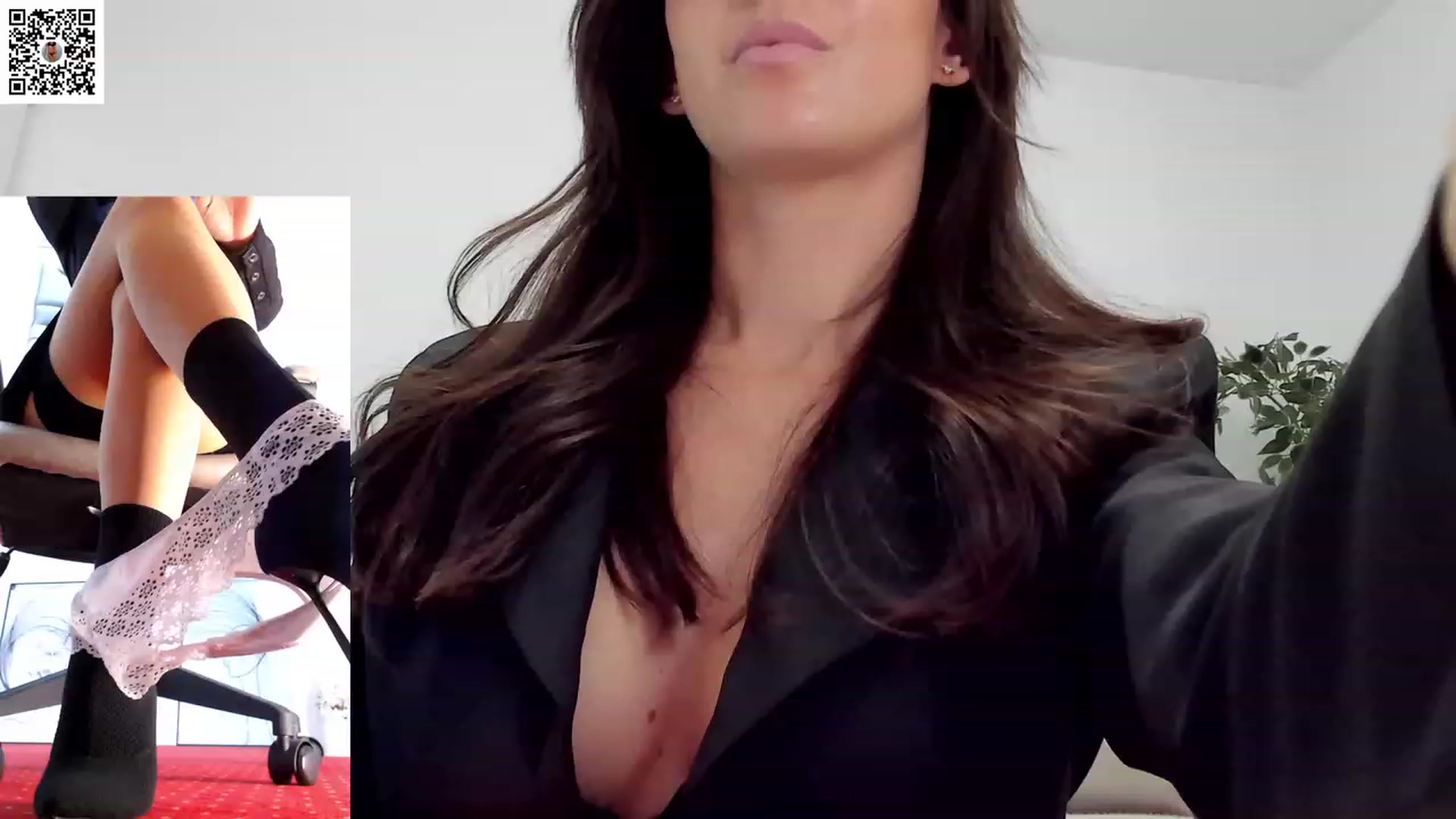 Gallery image thumbnail from LegswAttitude's myfreecams stream on, 12/11/2023, 10:28 image 10 of 20