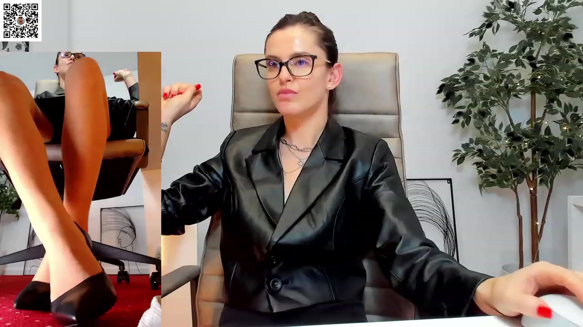 Gallery image thumbnail from LegswAttitude's myfreecams stream on, 12/13/2023, 16:47 image 2 of 20
