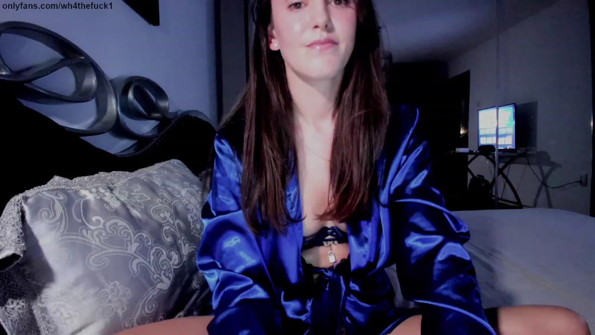 Gallery image thumbnail from LegswAttitude's myfreecams stream on, 12/20/2023, 16:16 image 7 of 20