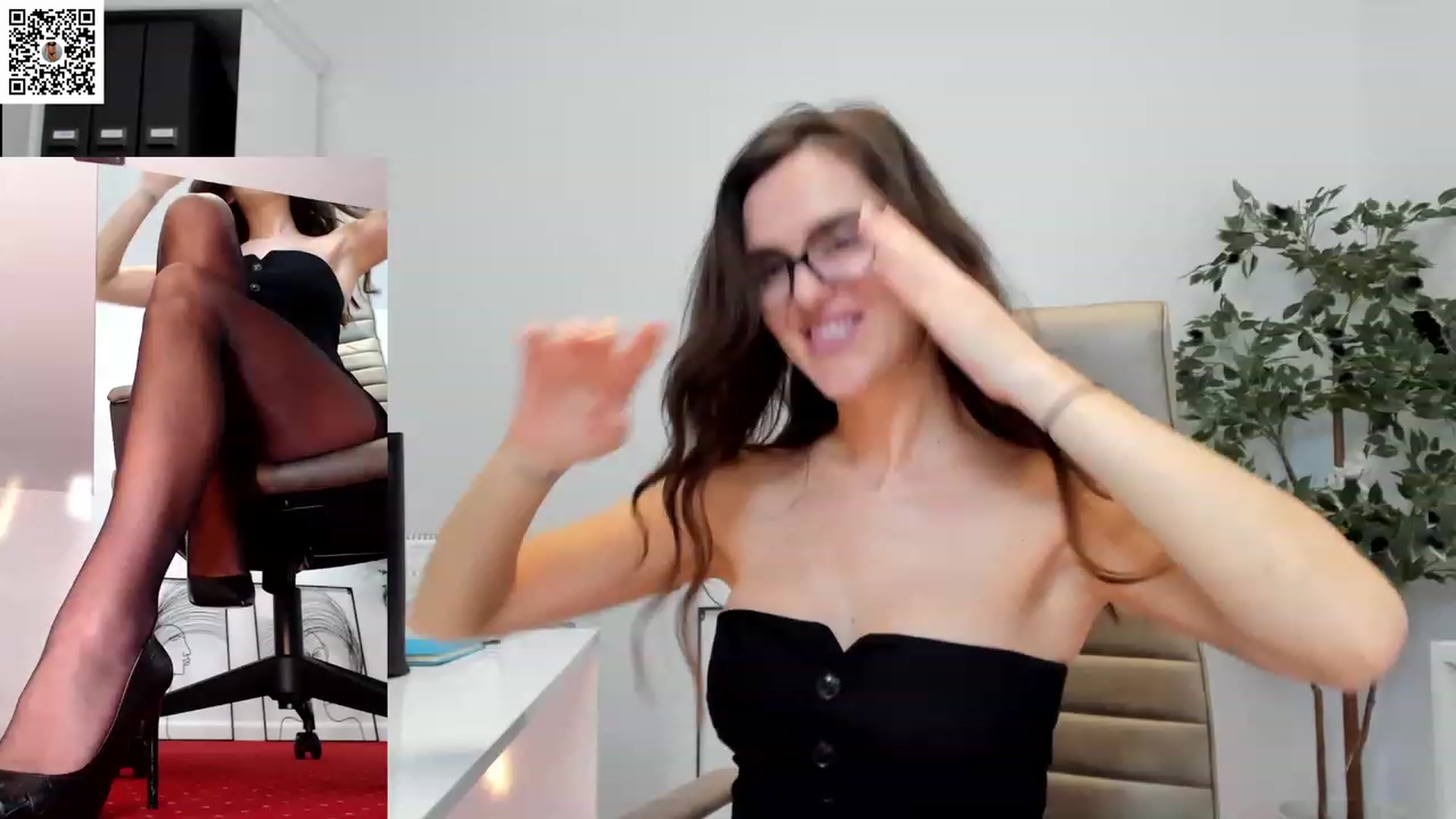 Gallery image thumbnail from LegswAttitude's myfreecams stream on, 01/09/2024, 13:38 image 5 of 20