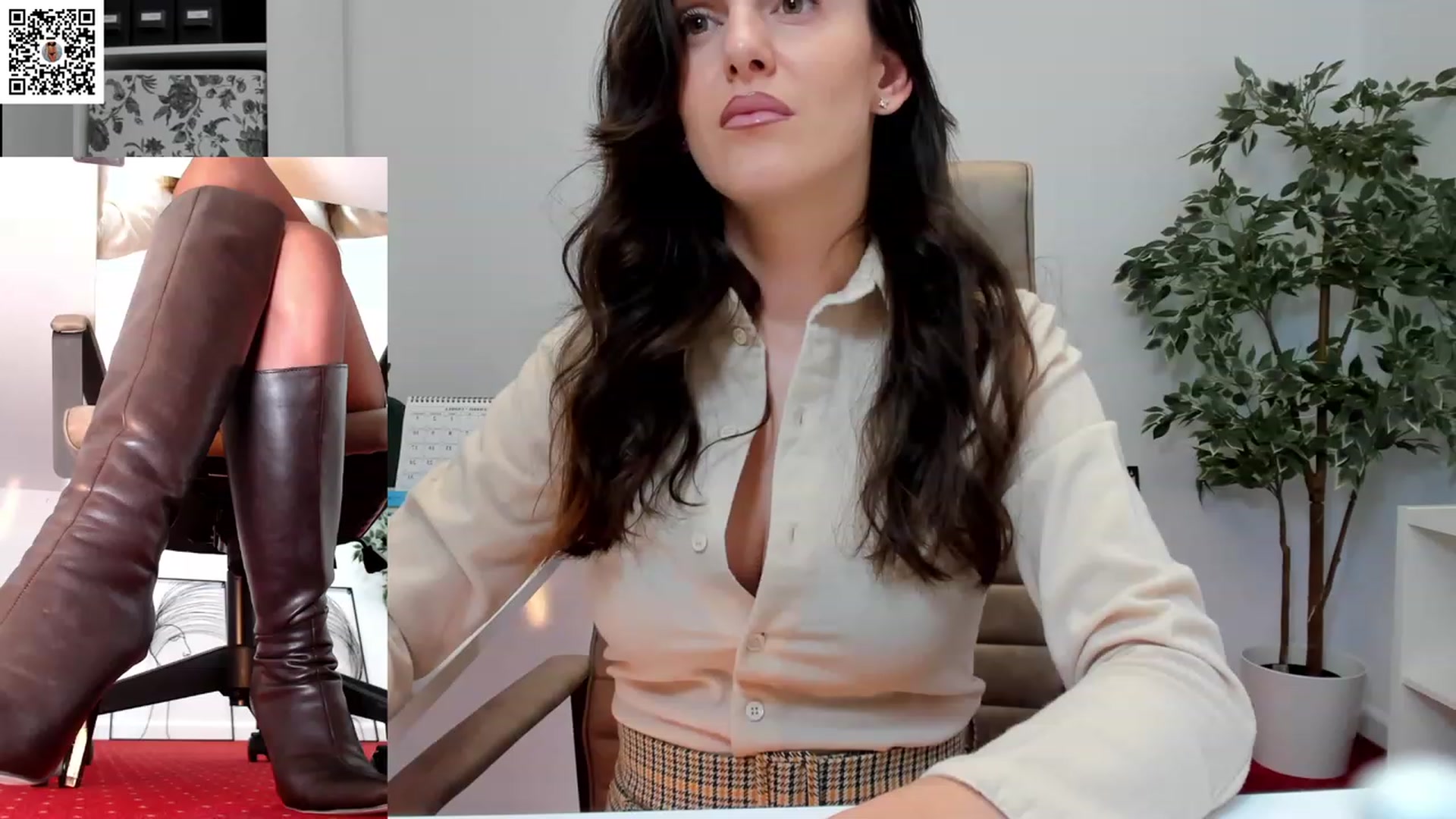Gallery image thumbnail from LegswAttitude's myfreecams stream on, 01/10/2024, 14:02 image 12 of 20