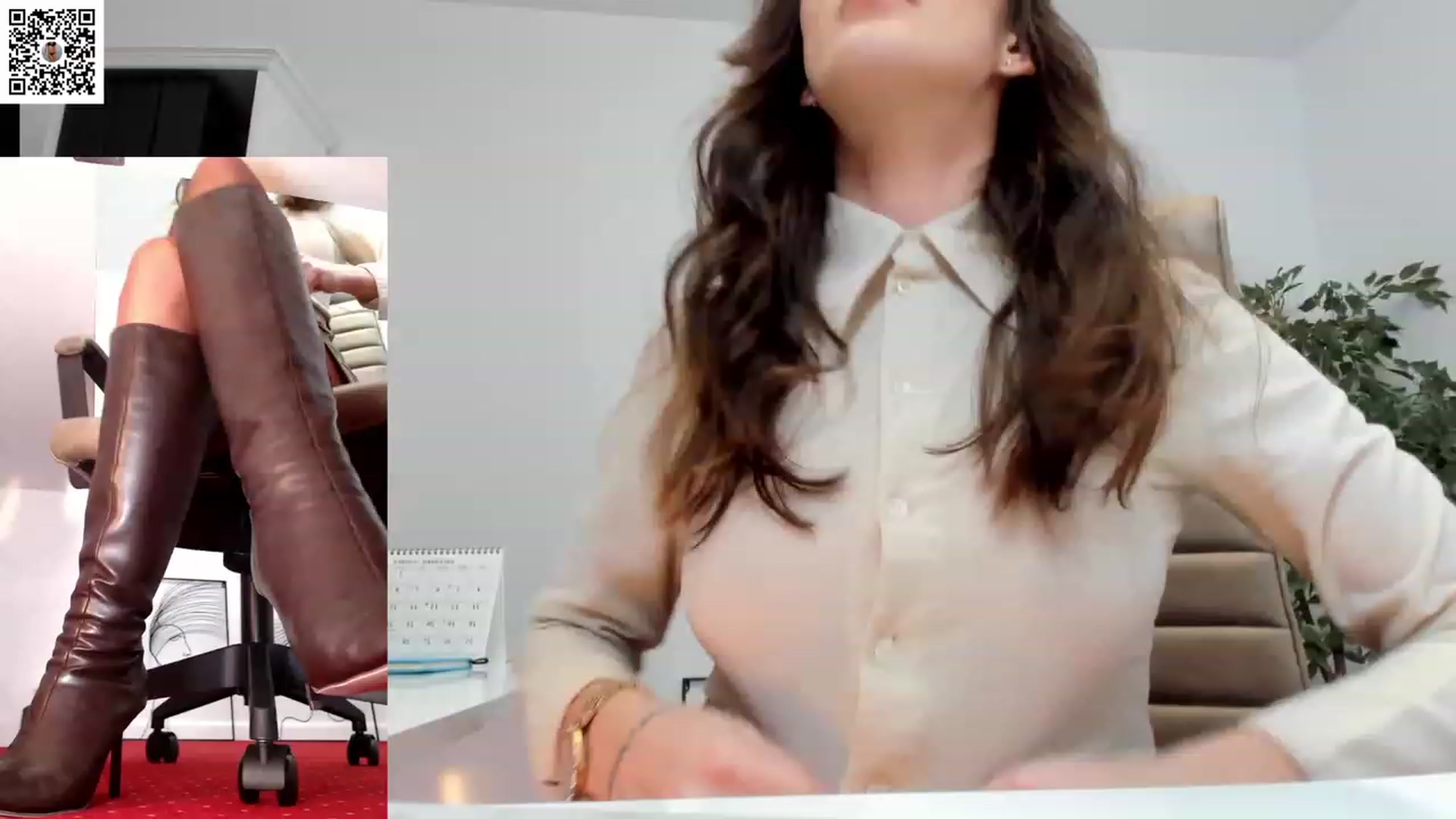 Gallery image thumbnail from LegswAttitude's myfreecams stream on, 01/10/2024, 15:44 image 11 of 20