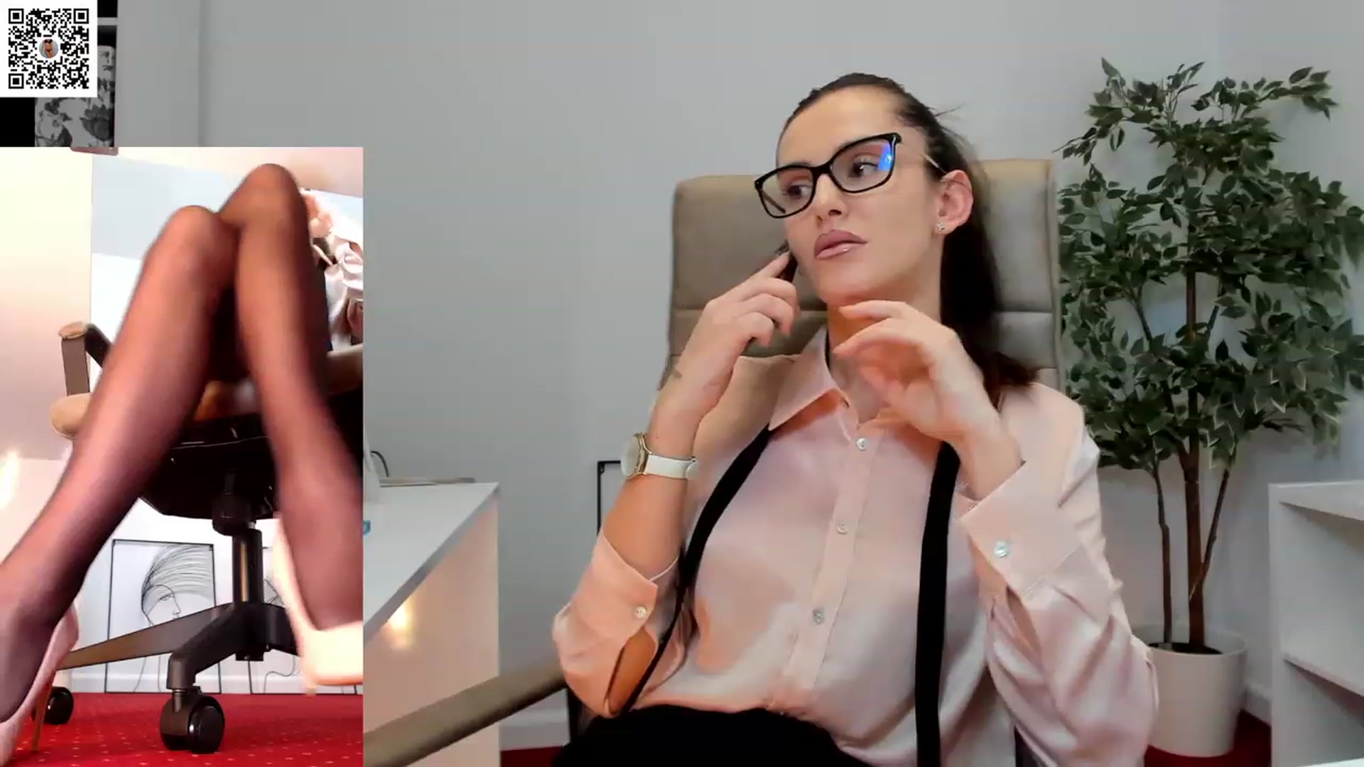 Gallery image thumbnail from LegswAttitude's myfreecams stream on, 01/12/2024, 08:04 image 17 of 20