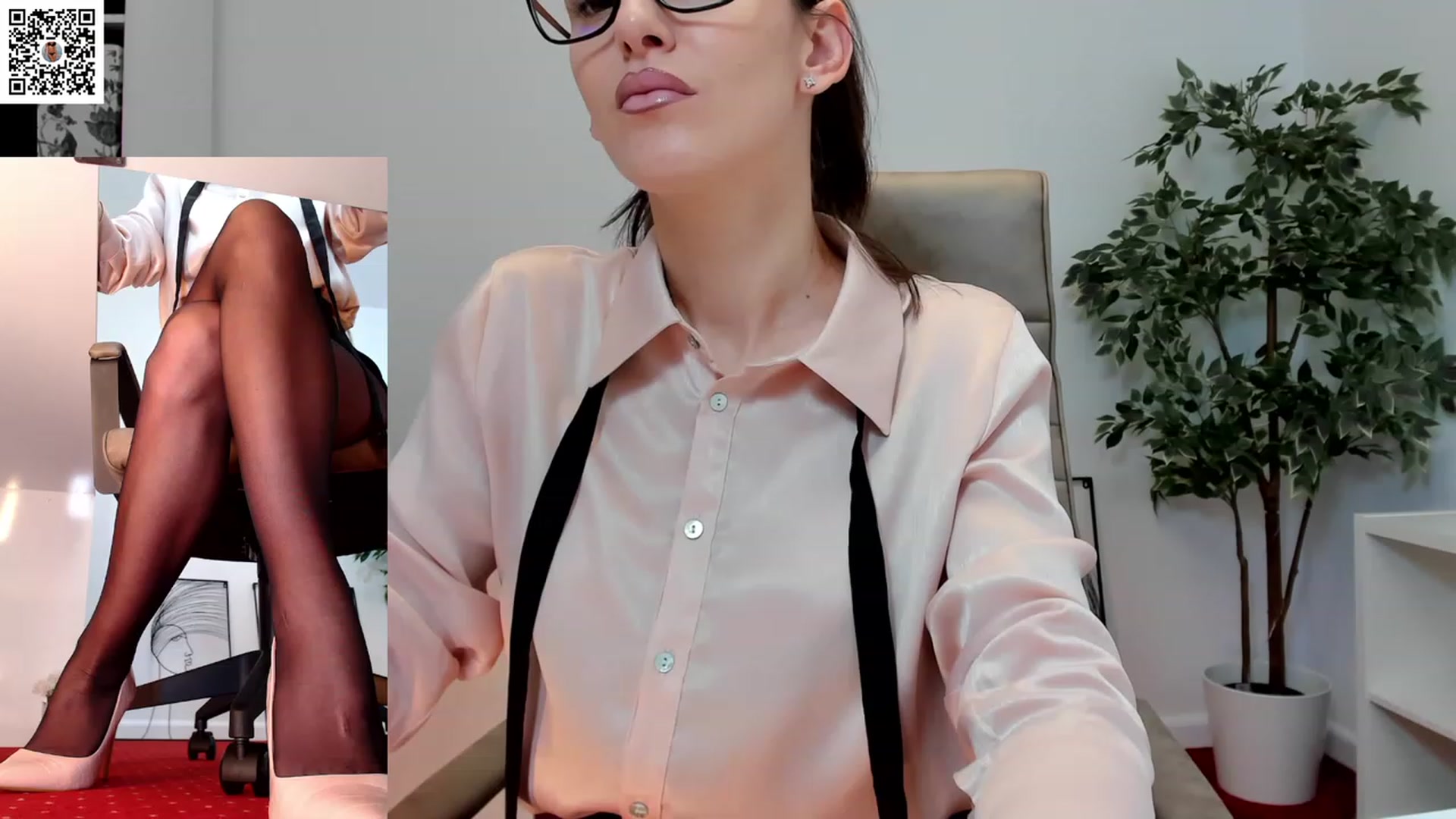 Gallery image thumbnail from LegswAttitude's myfreecams stream on, 01/12/2024, 08:04 image 1 of 20