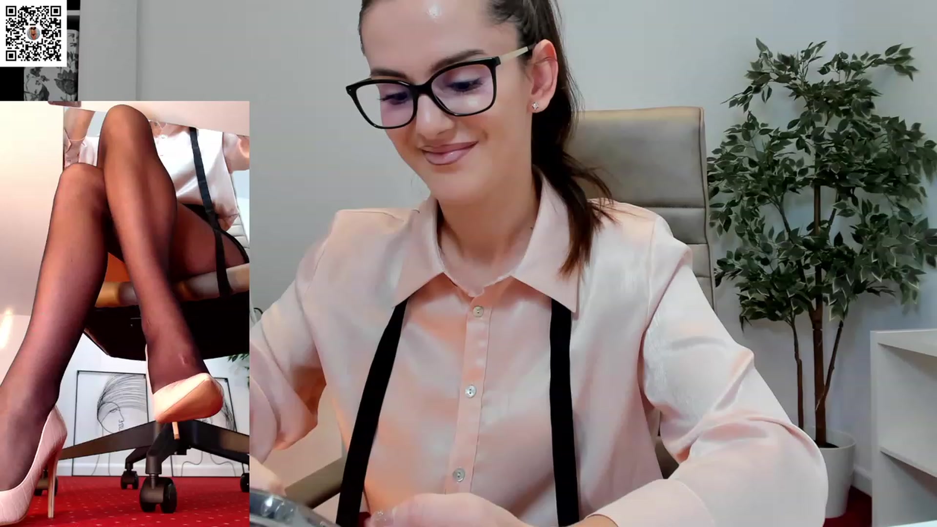 Gallery image thumbnail from LegswAttitude's myfreecams stream on, 01/12/2024, 08:04 image 10 of 20