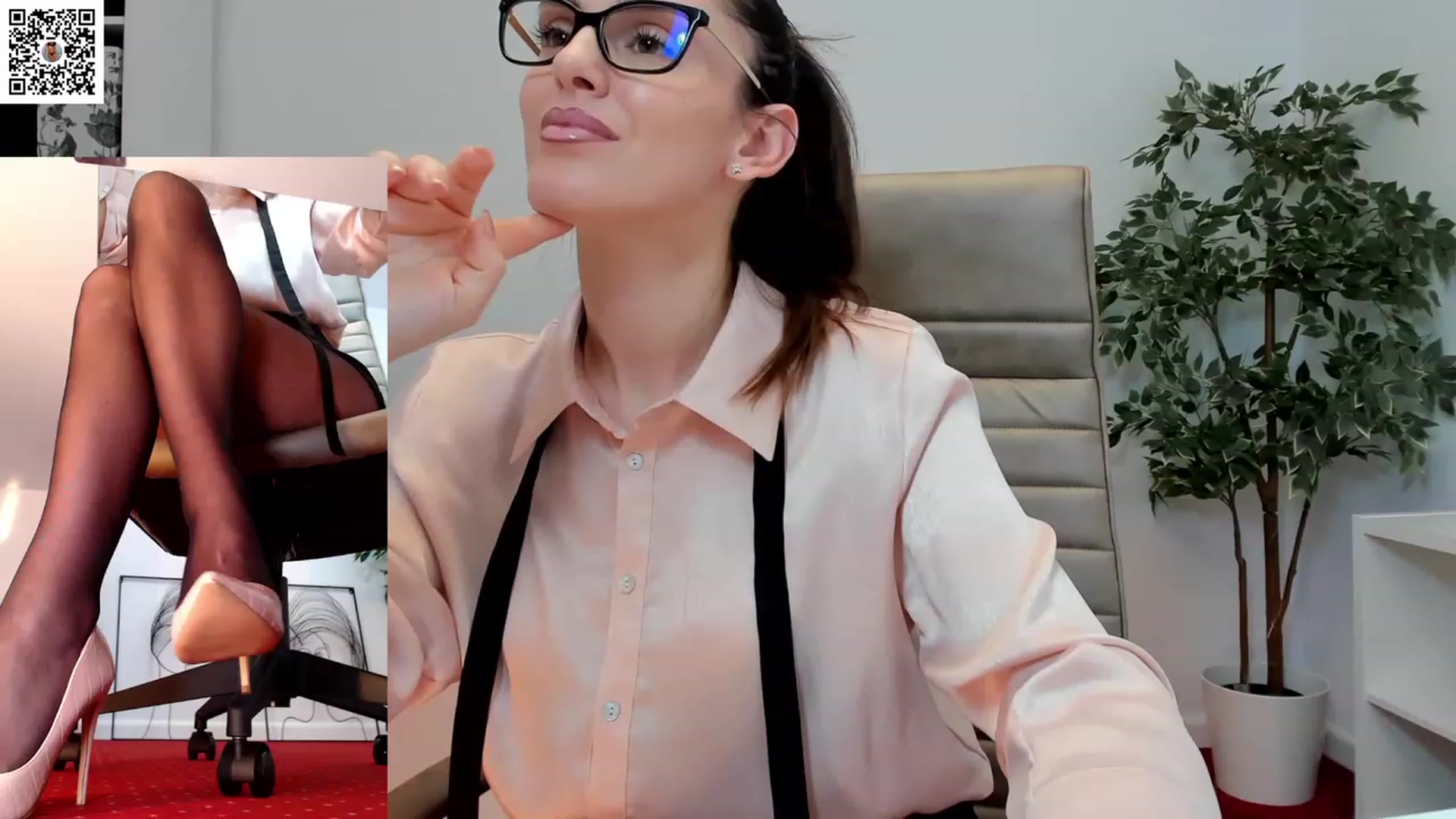 Gallery image thumbnail from LegswAttitude's myfreecams stream on, 01/12/2024, 08:04 image 6 of 20
