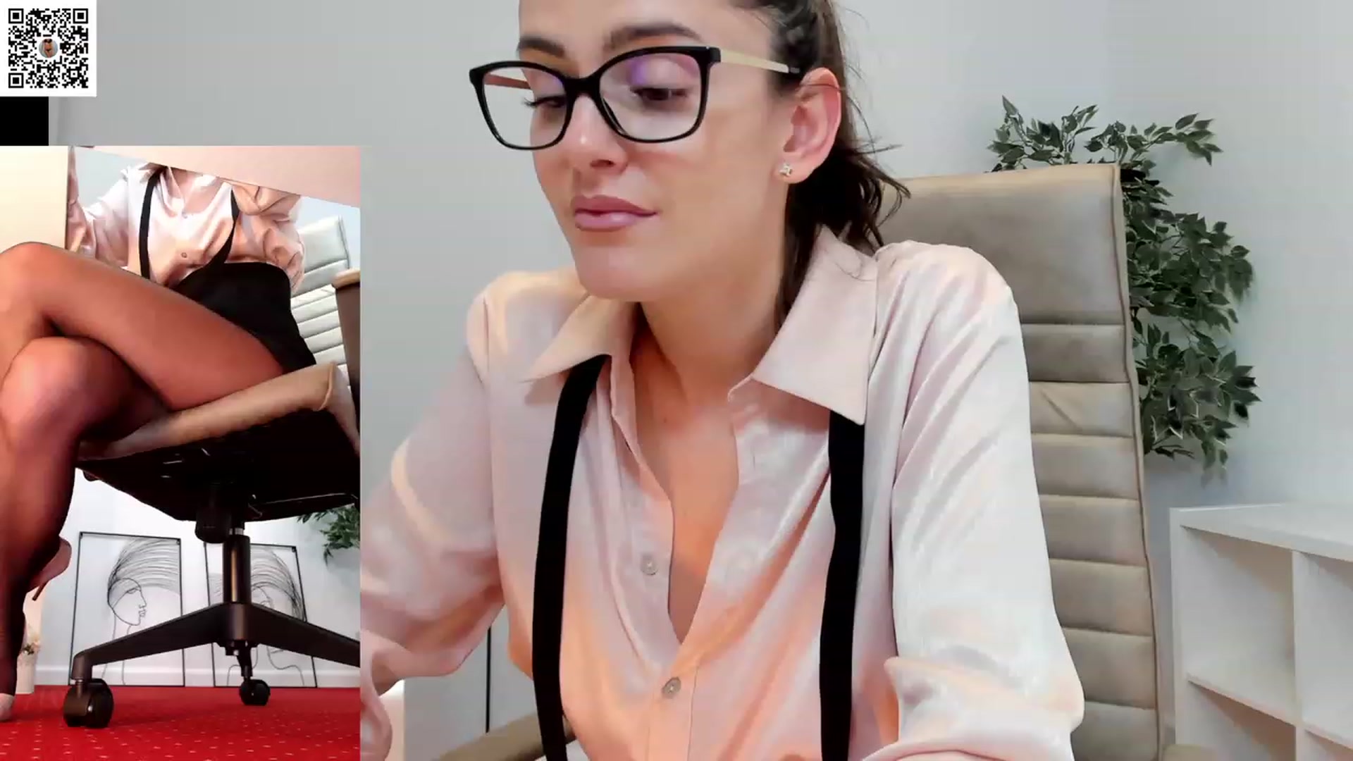 Gallery image thumbnail from LegswAttitude's myfreecams stream on, 01/12/2024, 13:25 image 4 of 20