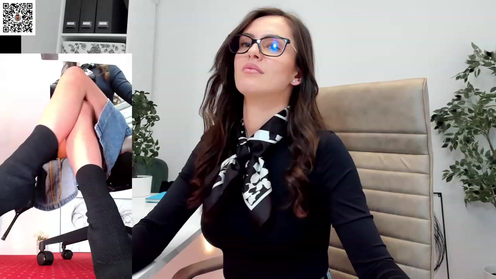 Gallery image thumbnail from LegswAttitude's myfreecams stream on, 01/15/2024, 13:29 image 5 of 20