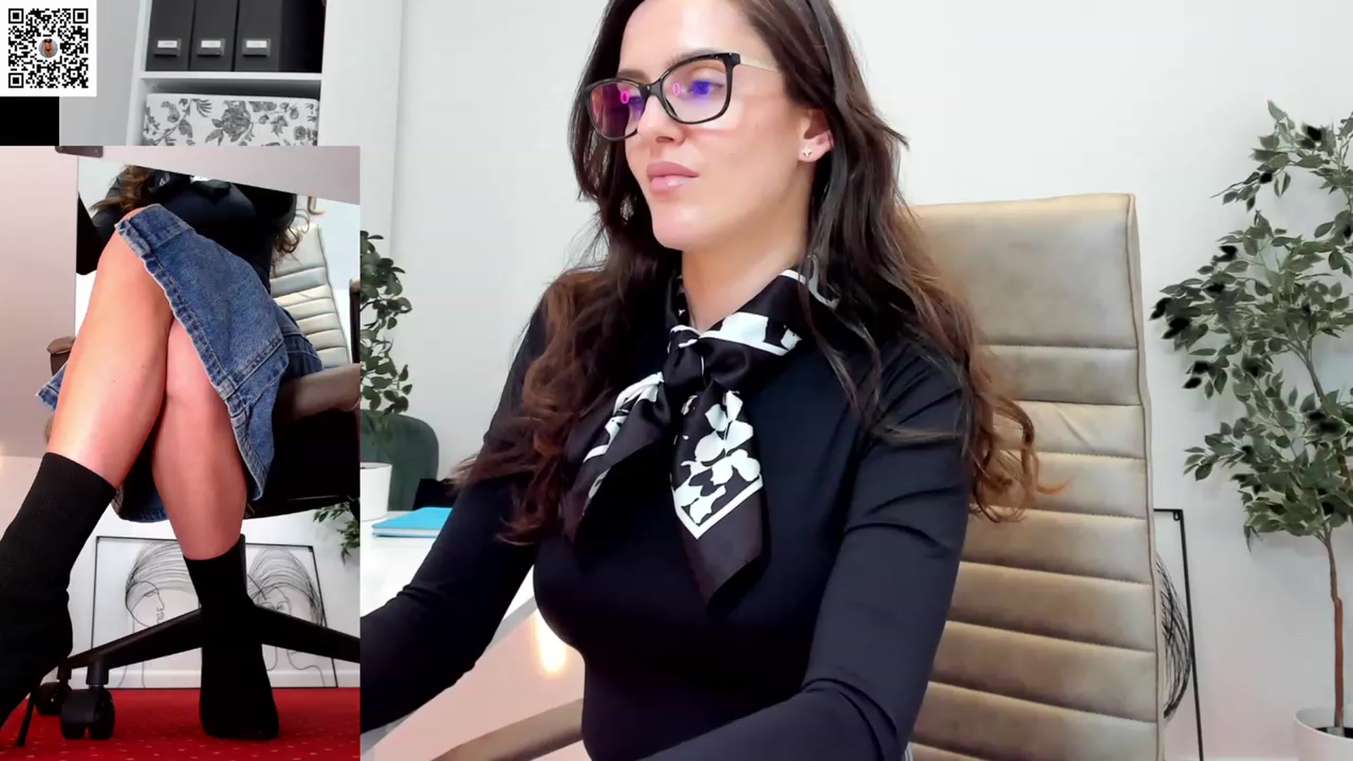 Gallery image thumbnail from LegswAttitude's myfreecams stream on, 01/15/2024, 13:29 image 10 of 20