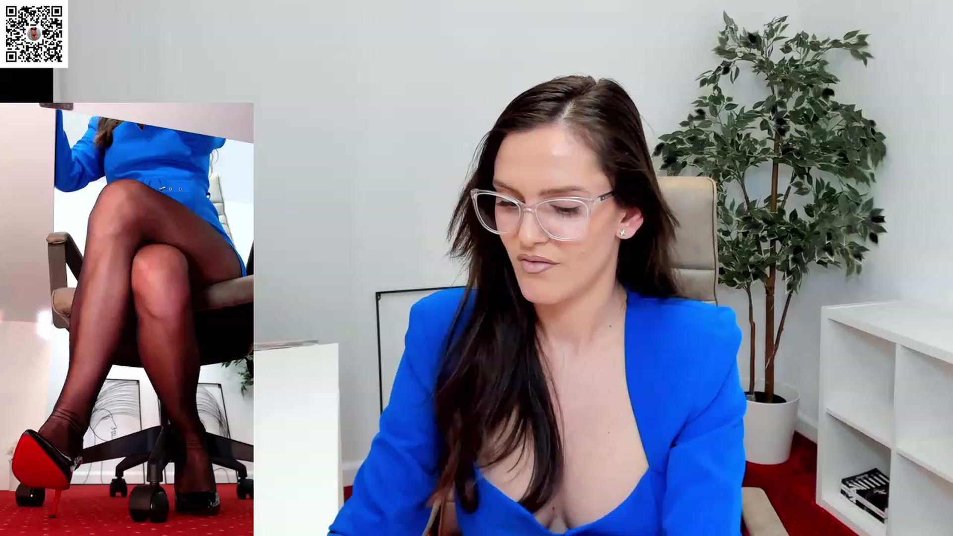 Gallery image thumbnail from LegswAttitude's myfreecams stream on, 01/17/2024, 10:48 image 7 of 20