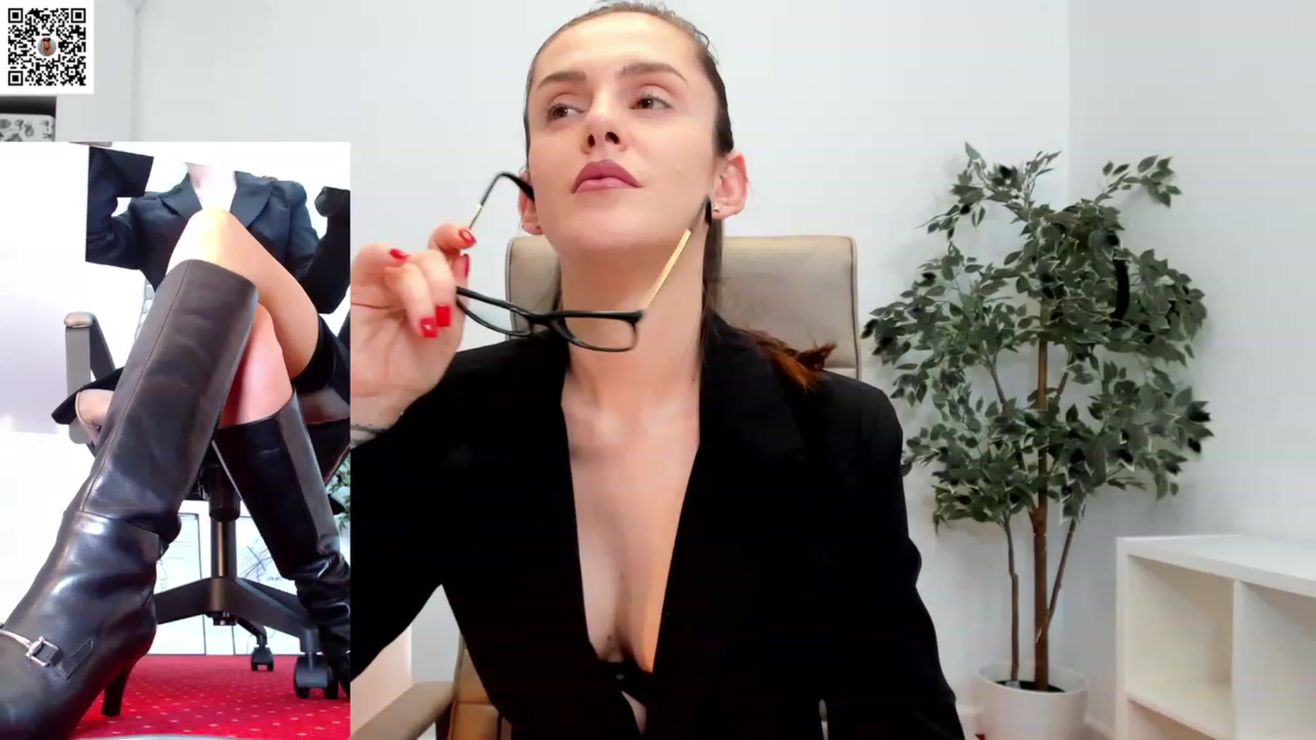 Gallery image thumbnail from LegswAttitude's myfreecams stream on, 01/19/2024, 13:58 image 13 of 20