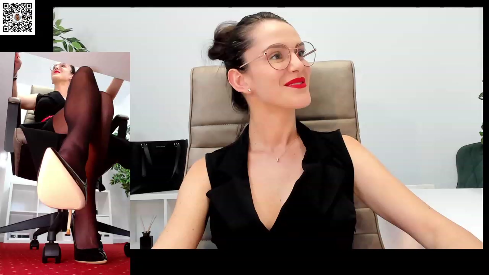 Gallery image thumbnail from LegswAttitude's myfreecams stream on, 01/26/2024, 16:34 image 4 of 20