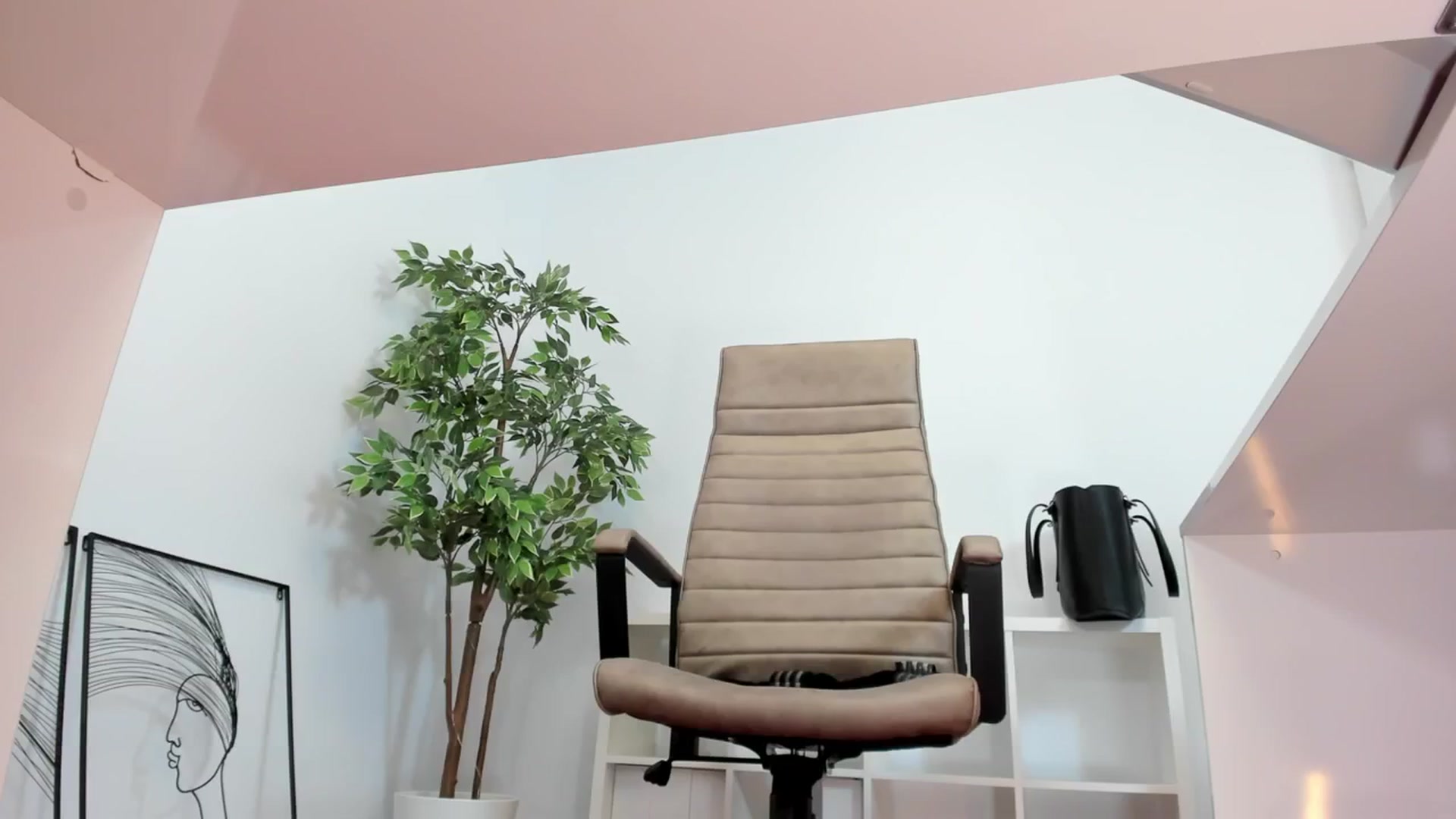 Gallery image thumbnail from LegswAttitude's myfreecams stream on, 03/05/2024, 14:01 image 17 of 20