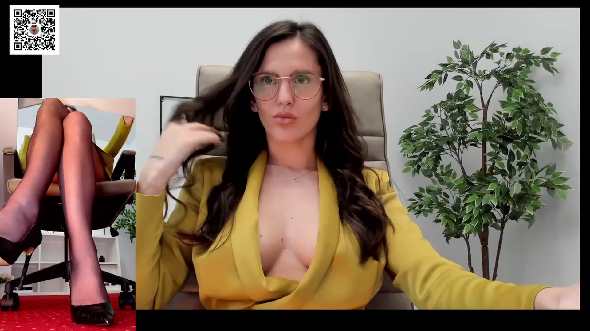 Gallery image thumbnail from LegswAttitude's myfreecams stream on, 03/18/2024, 13:17 image 18 of 20
