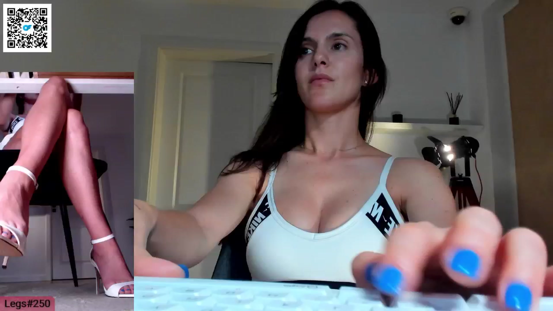 Gallery image thumbnail from LegswAttitude's myfreecams stream on, 05/18/2024, 21:01 image 6 of 20