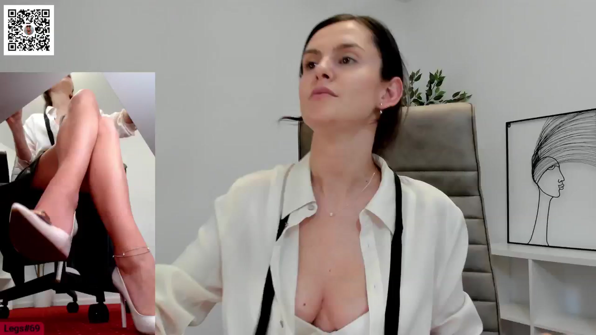 Gallery image thumbnail from LegswAttitude's myfreecams stream on, 05/30/2024, 14:25 image 7 of 20