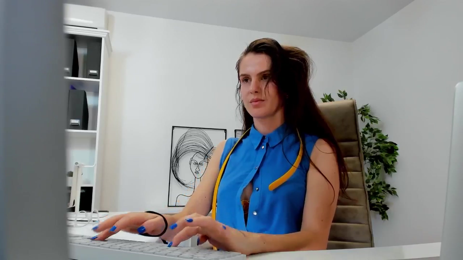 Gallery image thumbnail from LegswAttitude's myfreecams stream on, 05/31/2024, 13:57 image 14 of 20